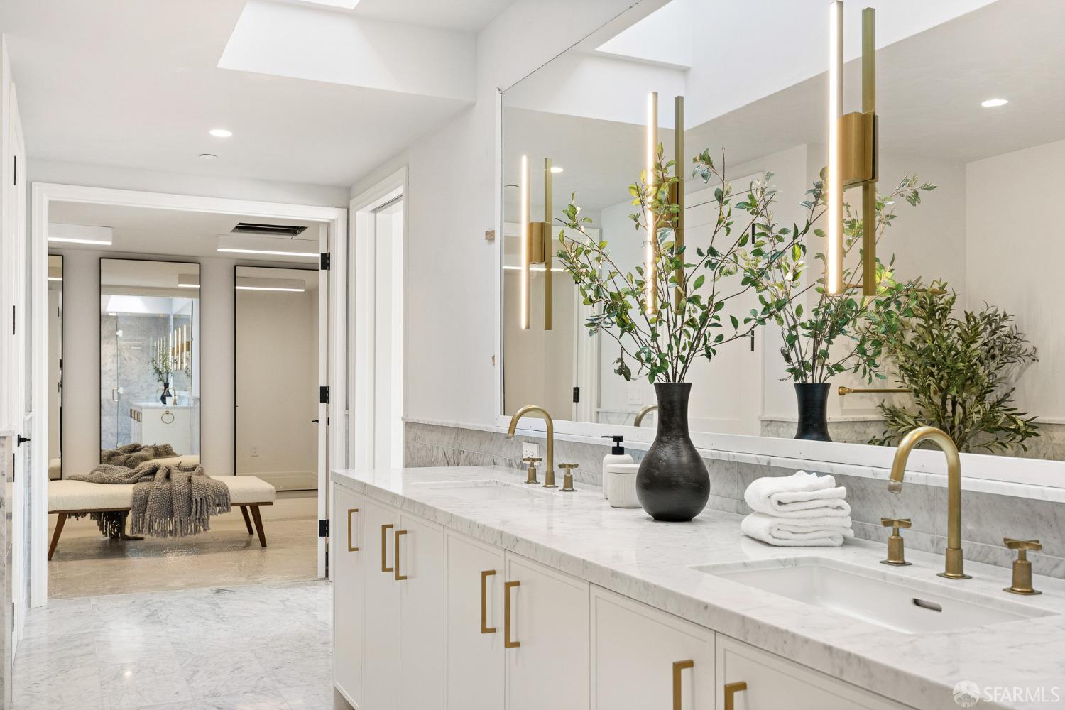 Detail Gallery Image 28 of 39 For 1776 Green St #201,  San Francisco,  CA 94123 - 3 Beds | 3/1 Baths