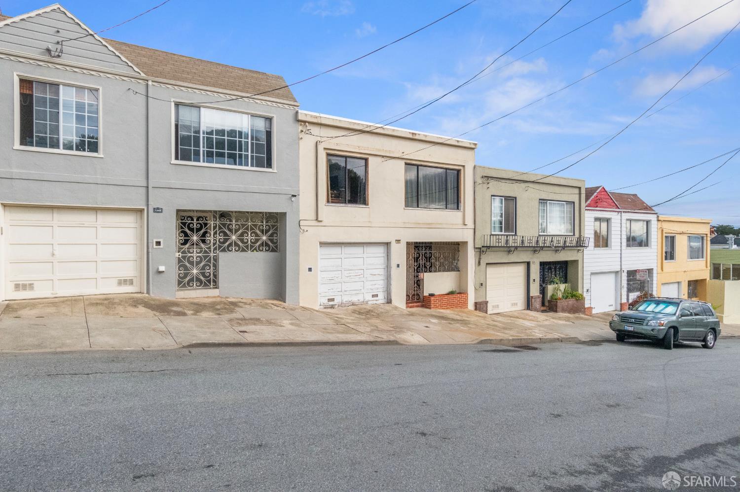Detail Gallery Image 2 of 29 For 1636 Bacon St, San Francisco,  CA 94134 - 2 Beds | 1 Baths