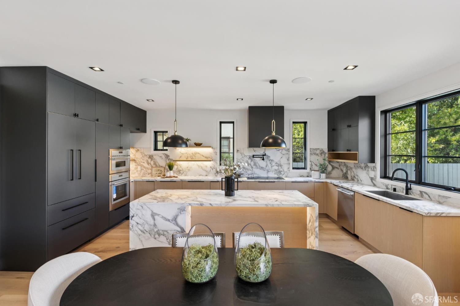 Detail Gallery Image 17 of 43 For 14 Channing Rd, Burlingame,  CA 94010 - 4 Beds | 4/1 Baths