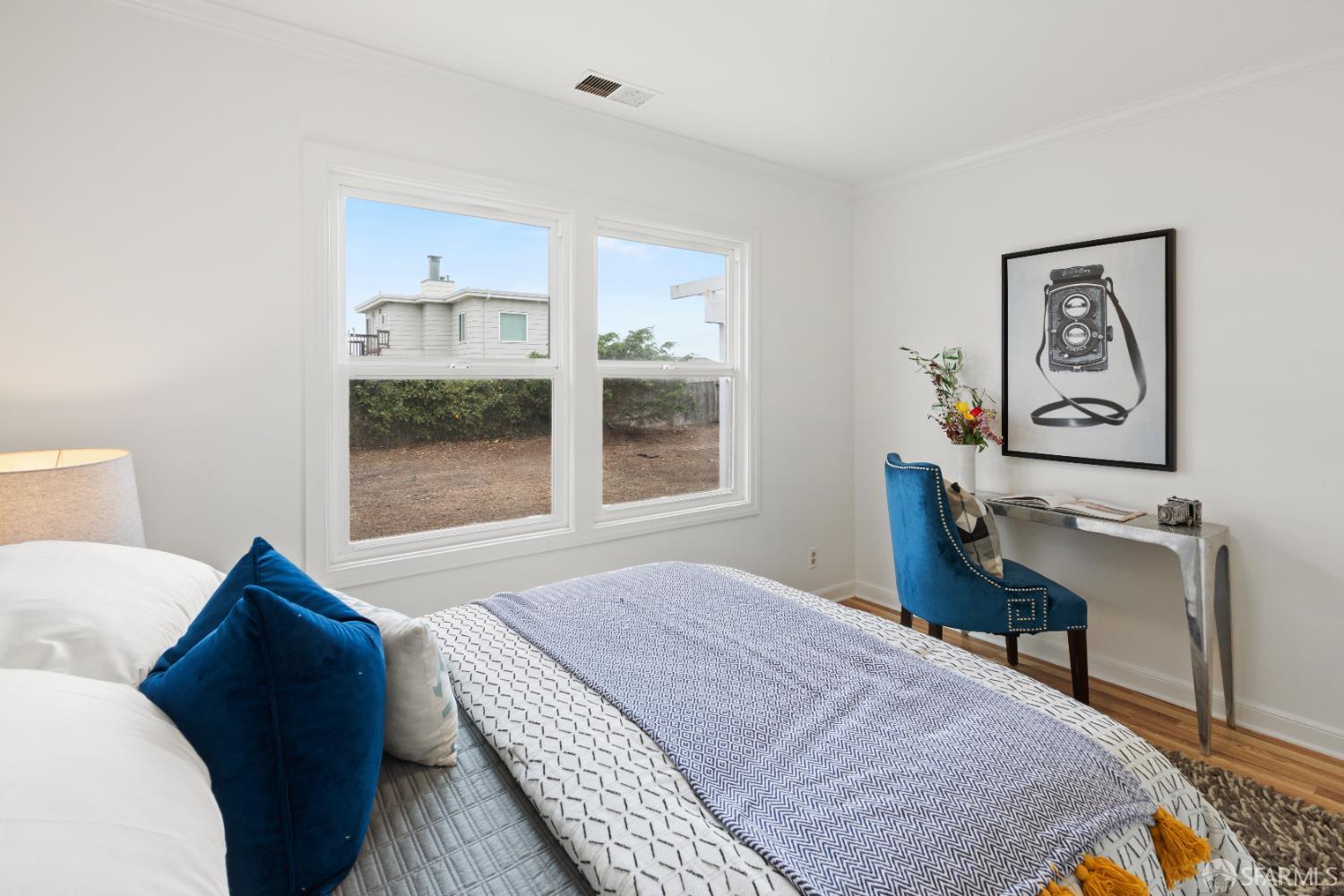 Detail Gallery Image 9 of 22 For 540 Dolphin Dr, Pacifica,  CA 94044 - 3 Beds | 1 Baths