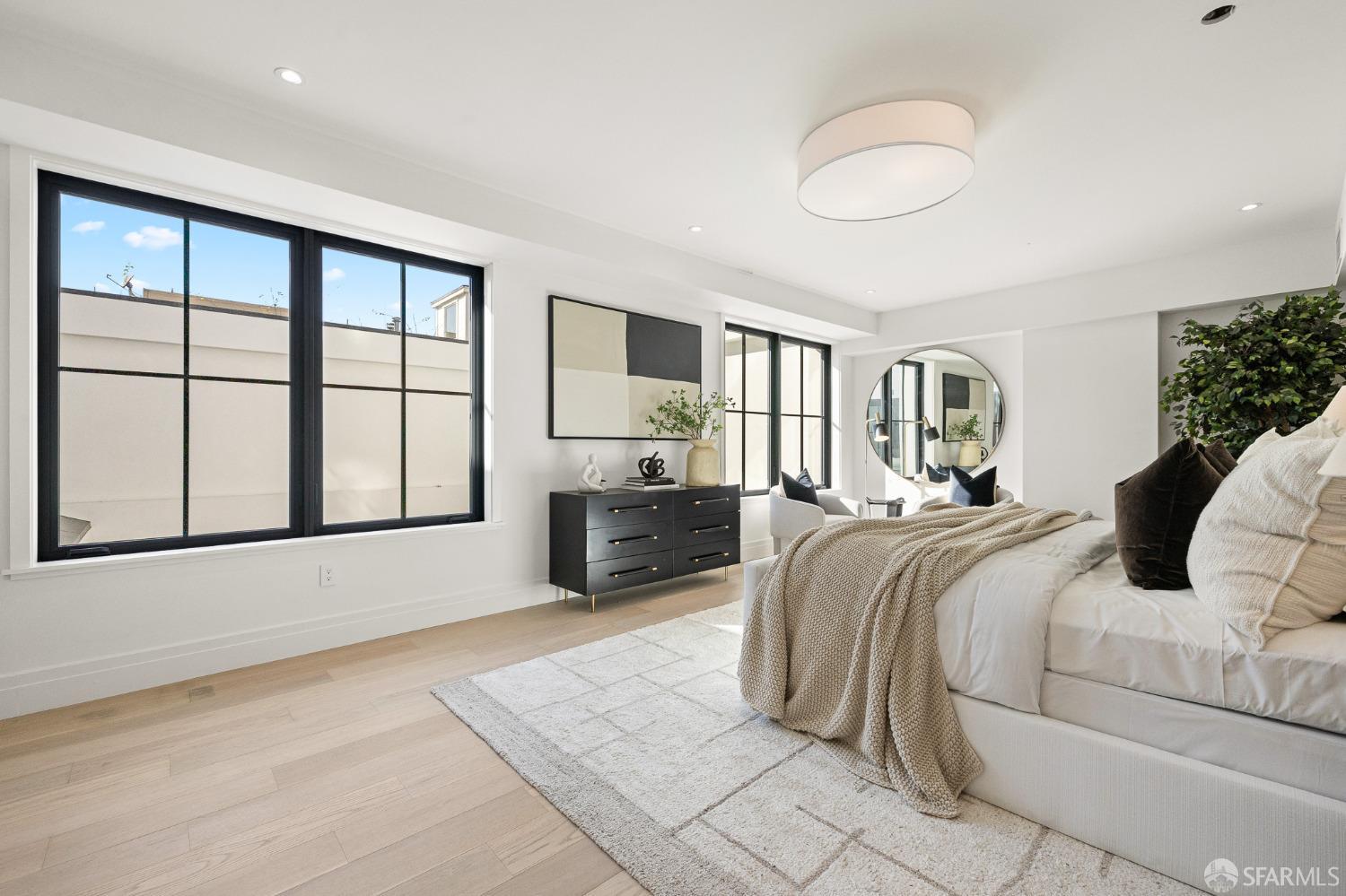 Detail Gallery Image 22 of 39 For 1776 Green St #201,  San Francisco,  CA 94123 - 3 Beds | 3/1 Baths