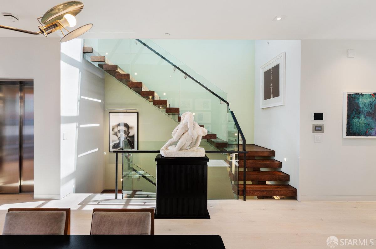 Detail Gallery Image 15 of 61 For 2833 Vallejo St, San Francisco,  CA 94123 - 5 Beds | 6/1 Baths