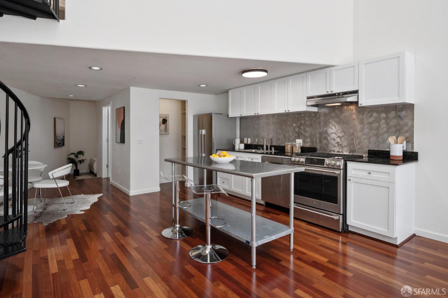 Photo #10: 425073287 Listing: Photo #10