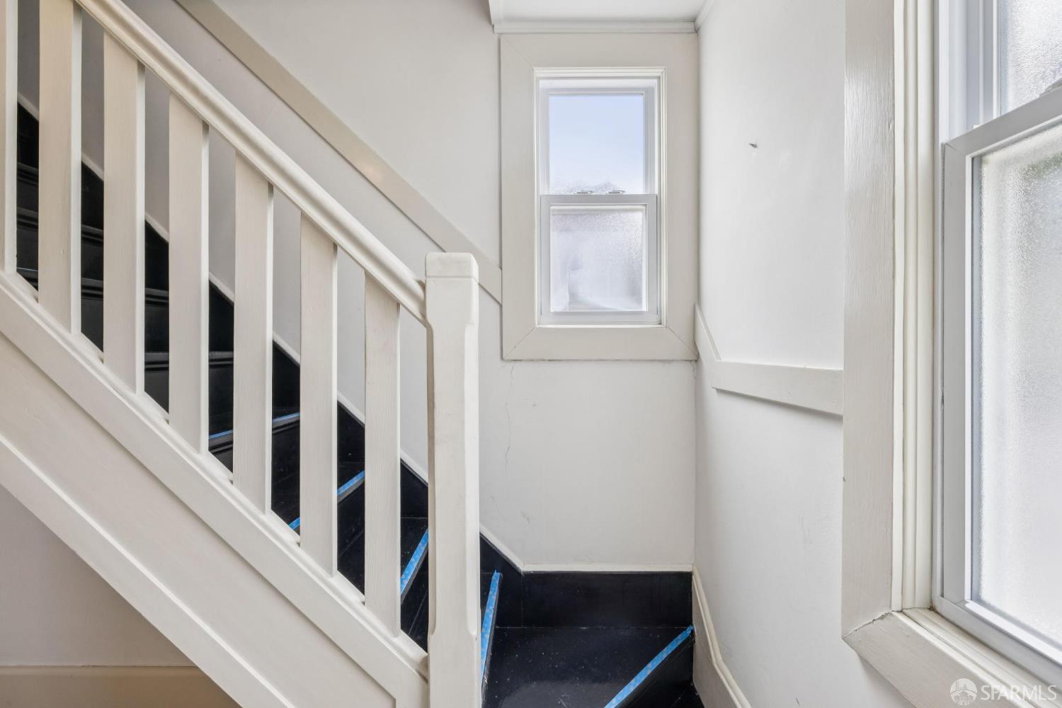 Detail Gallery Image 32 of 40 For 212 Hoffman Ave, San Francisco,  CA 94114 - 5 Beds | 2 Baths