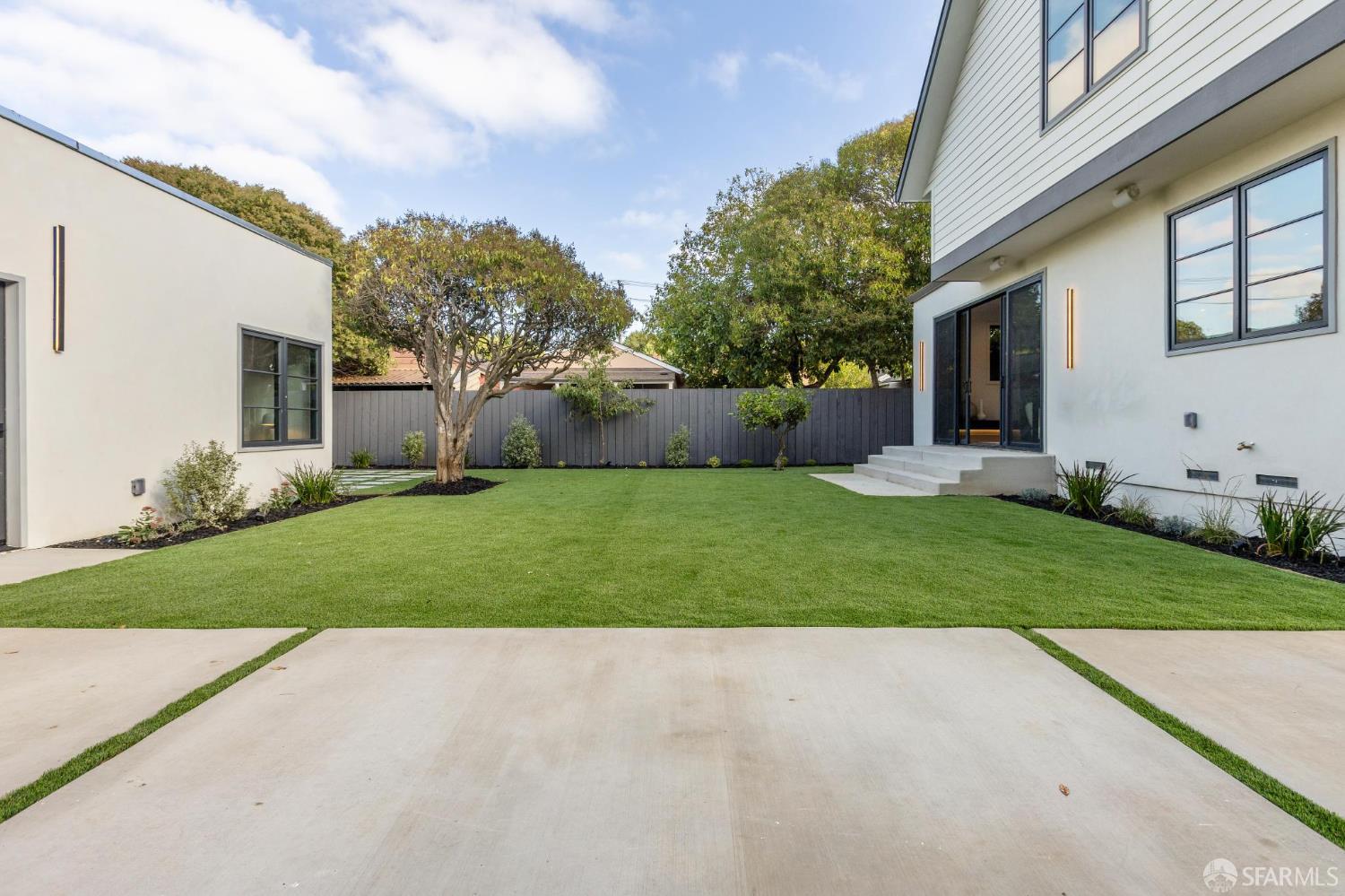 Detail Gallery Image 37 of 43 For 14 Channing Rd, Burlingame,  CA 94010 - 4 Beds | 4/1 Baths