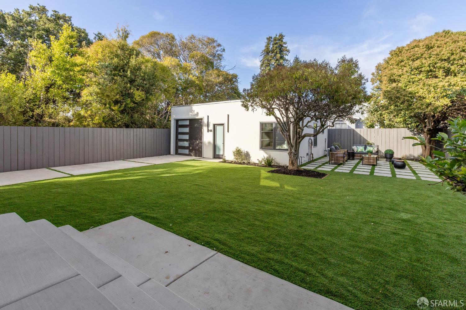 Detail Gallery Image 39 of 43 For 14 Channing Rd, Burlingame,  CA 94010 - 4 Beds | 4/1 Baths