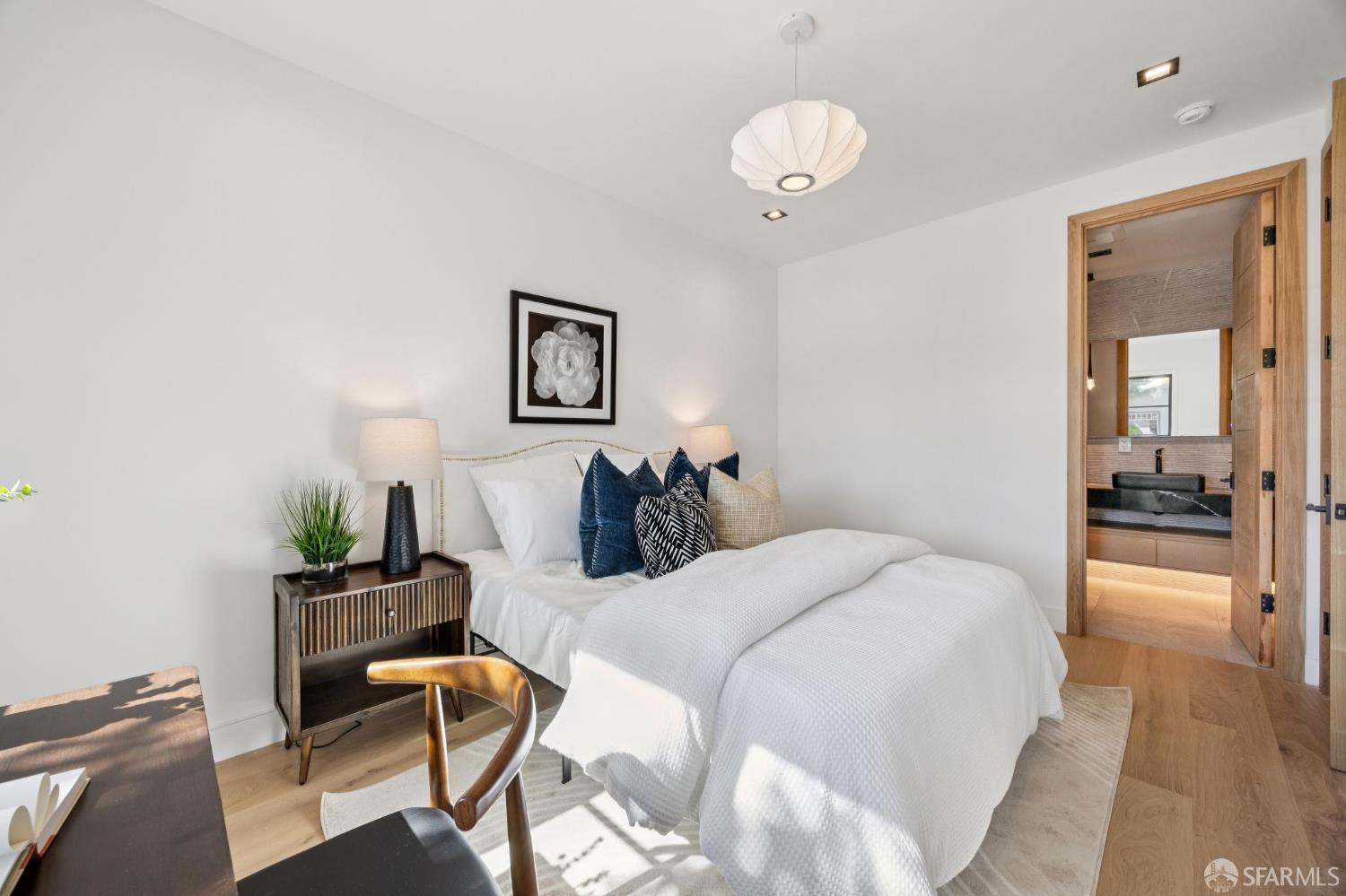Detail Gallery Image 21 of 43 For 14 Channing Rd, Burlingame,  CA 94010 - 4 Beds | 4/1 Baths