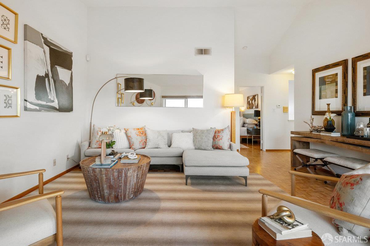 Detail Gallery Image 12 of 50 For 200 Bayview Cir, San Francisco,  CA 94124 - 3 Beds | 2/1 Baths