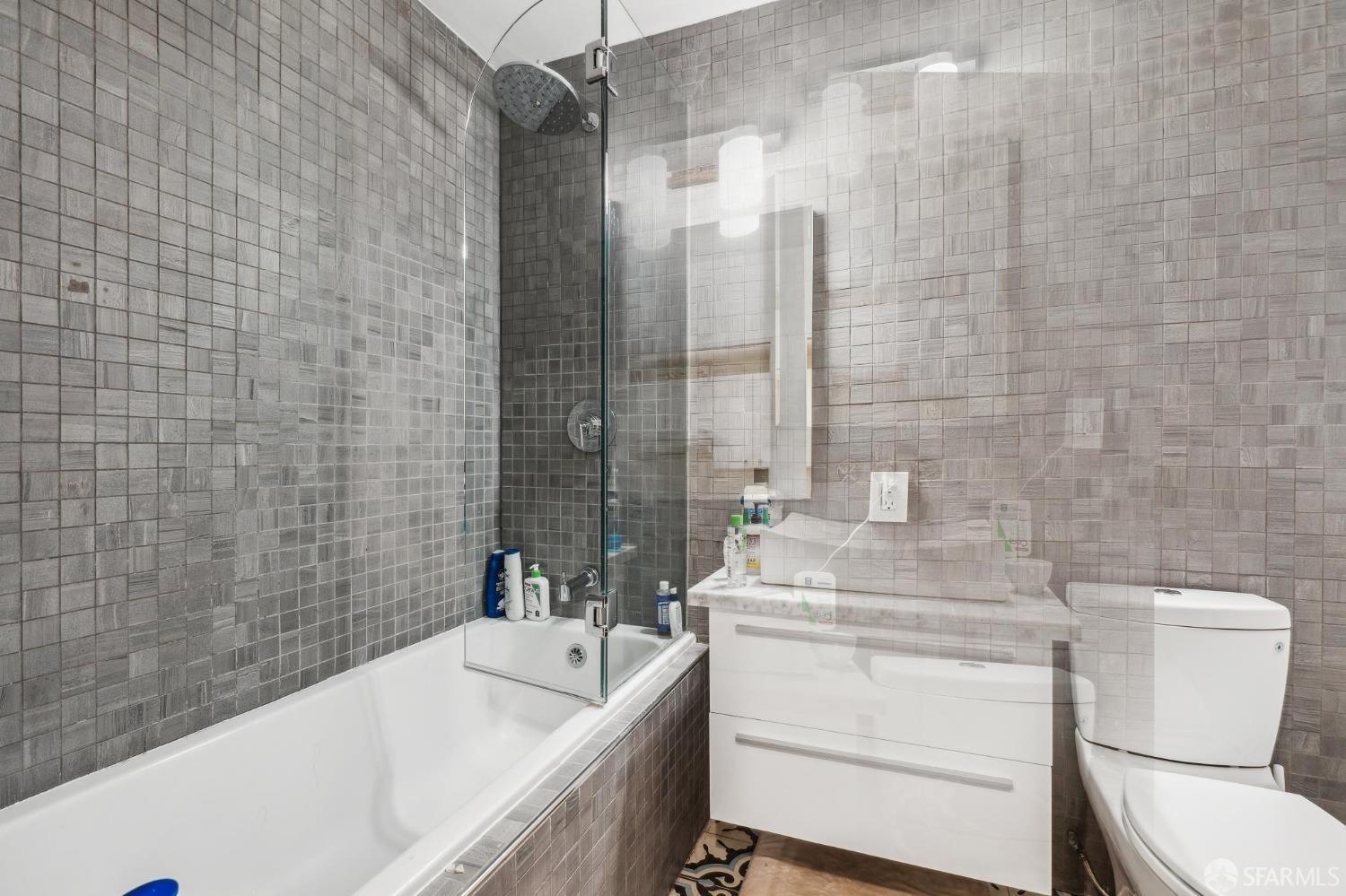 Detail Gallery Image 17 of 51 For 817 Oak St, San Francisco,  CA 94117 - – Beds | – Baths