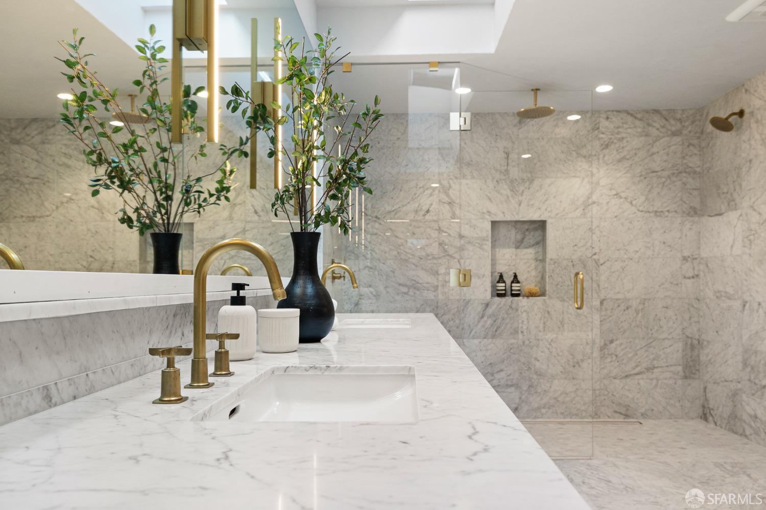 Detail Gallery Image 27 of 39 For 1776 Green St #201,  San Francisco,  CA 94123 - 3 Beds | 3/1 Baths