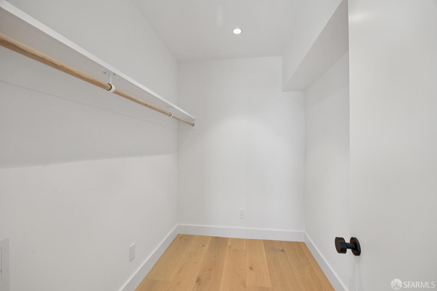 Detail Gallery Image 21 of 25 For 71 Bradford St, San Francisco,  CA 94110 - 4 Beds | 3 Baths