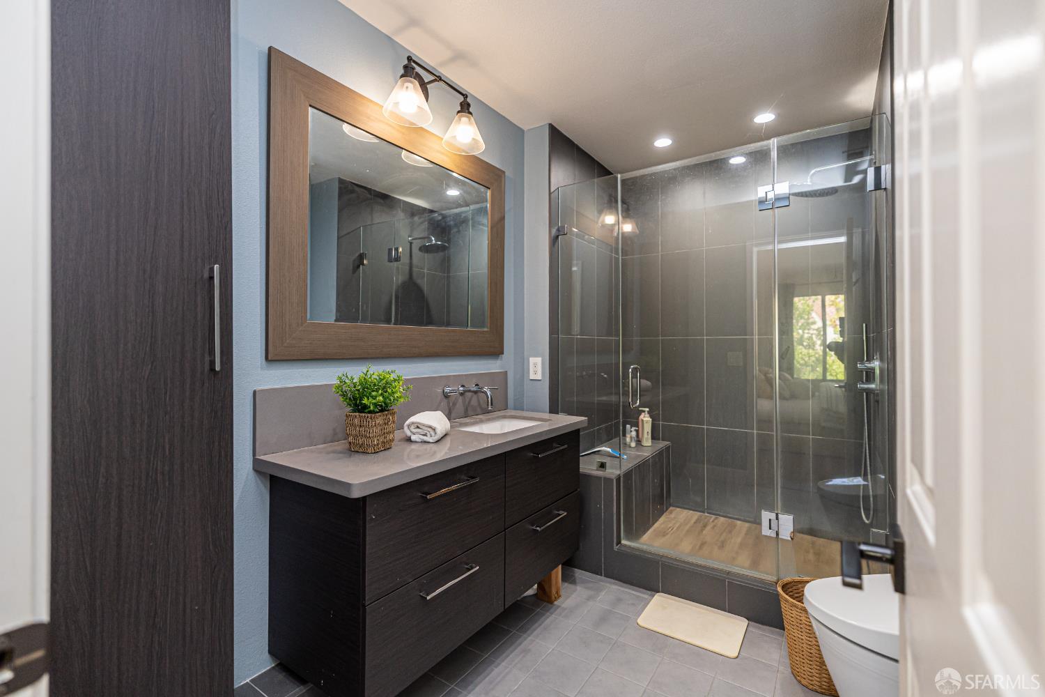 Detail Gallery Image 18 of 27 For 187 Waterford Meadow Ct, Milpitas,  CA 95035 - 3 Beds | 2/1 Baths