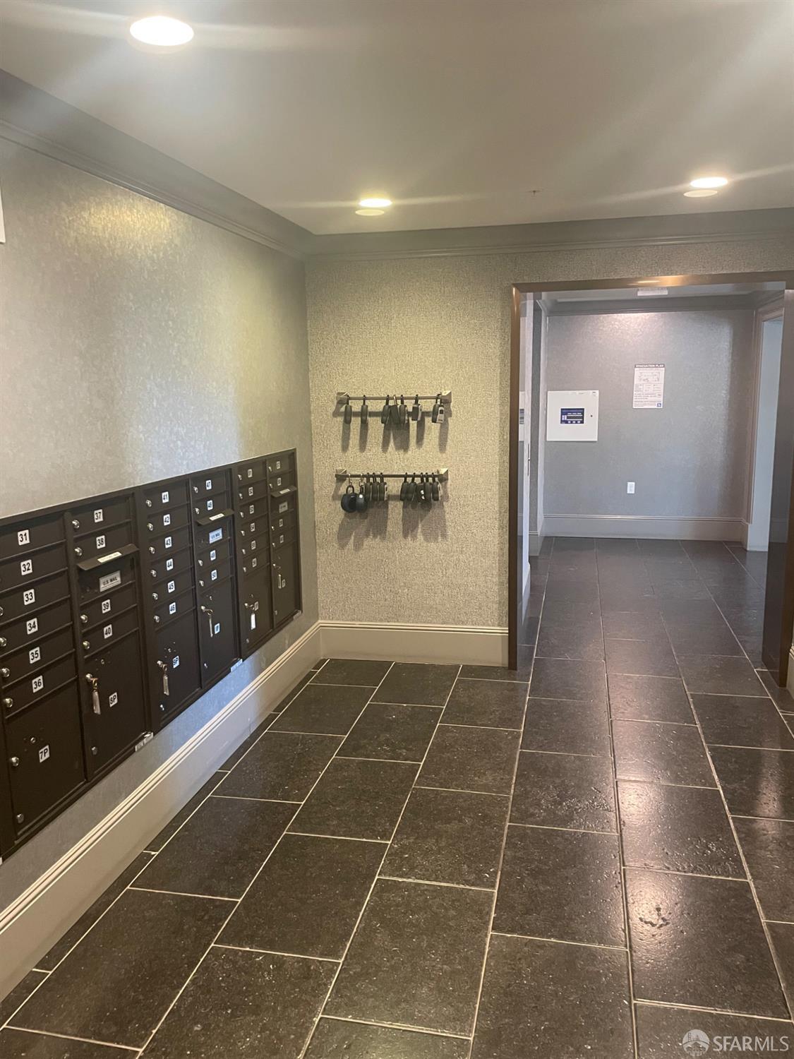 Detail Gallery Image 6 of 30 For 657 Walnut Ave #522,  San Carlos,  CA 94070 - 1 Beds | 1 Baths