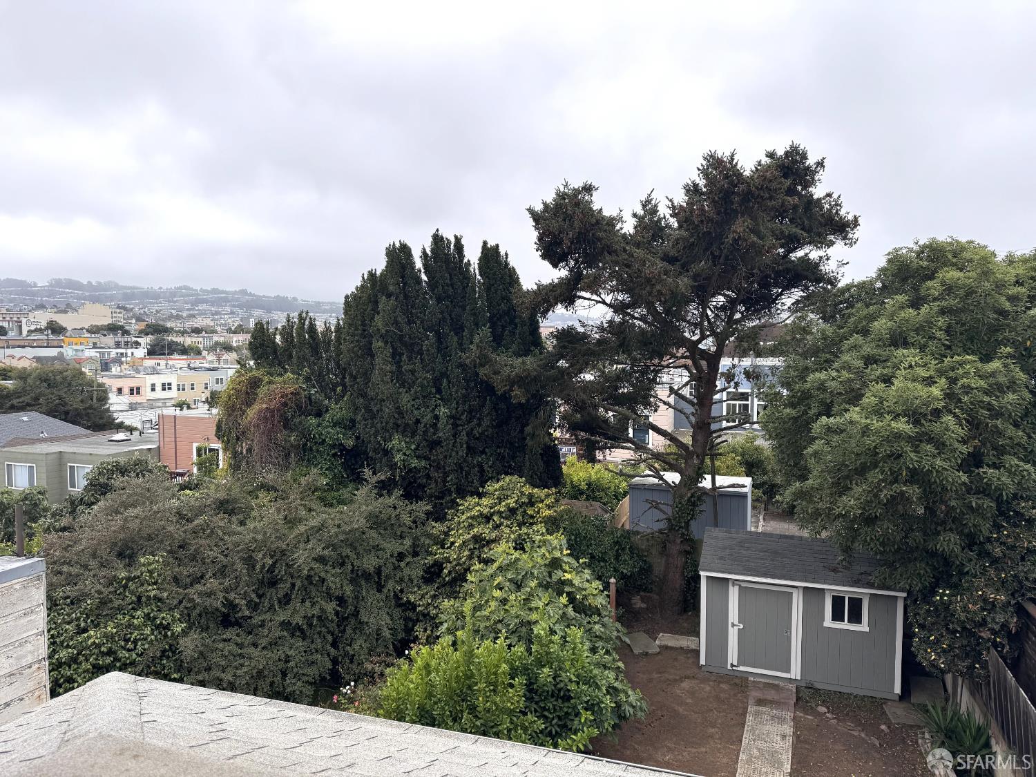 Detail Gallery Image 3 of 37 For 251 Tingley St, San Francisco,  CA 94112 - 3 Beds | 3 Baths