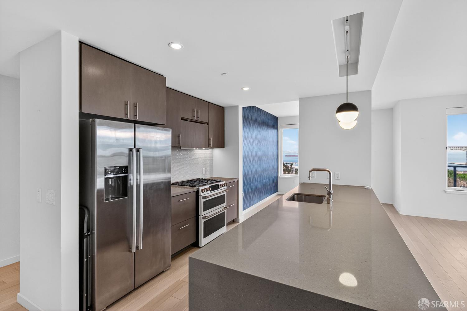 Detail Gallery Image 7 of 32 For 52 Innes Ct #309,  San Francisco,  CA 94124 - 2 Beds | 2 Baths
