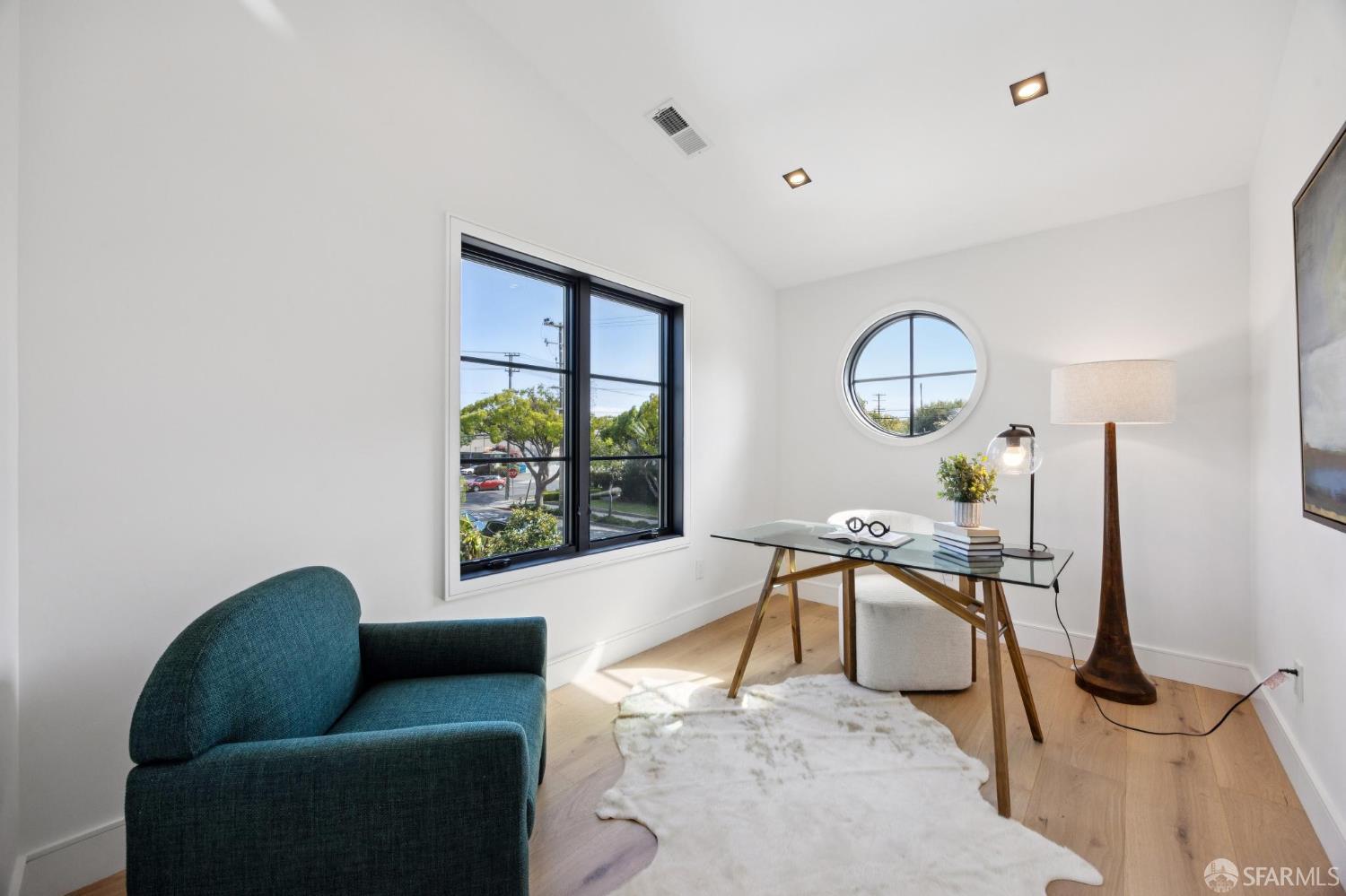 Detail Gallery Image 24 of 43 For 14 Channing Rd, Burlingame,  CA 94010 - 4 Beds | 4/1 Baths