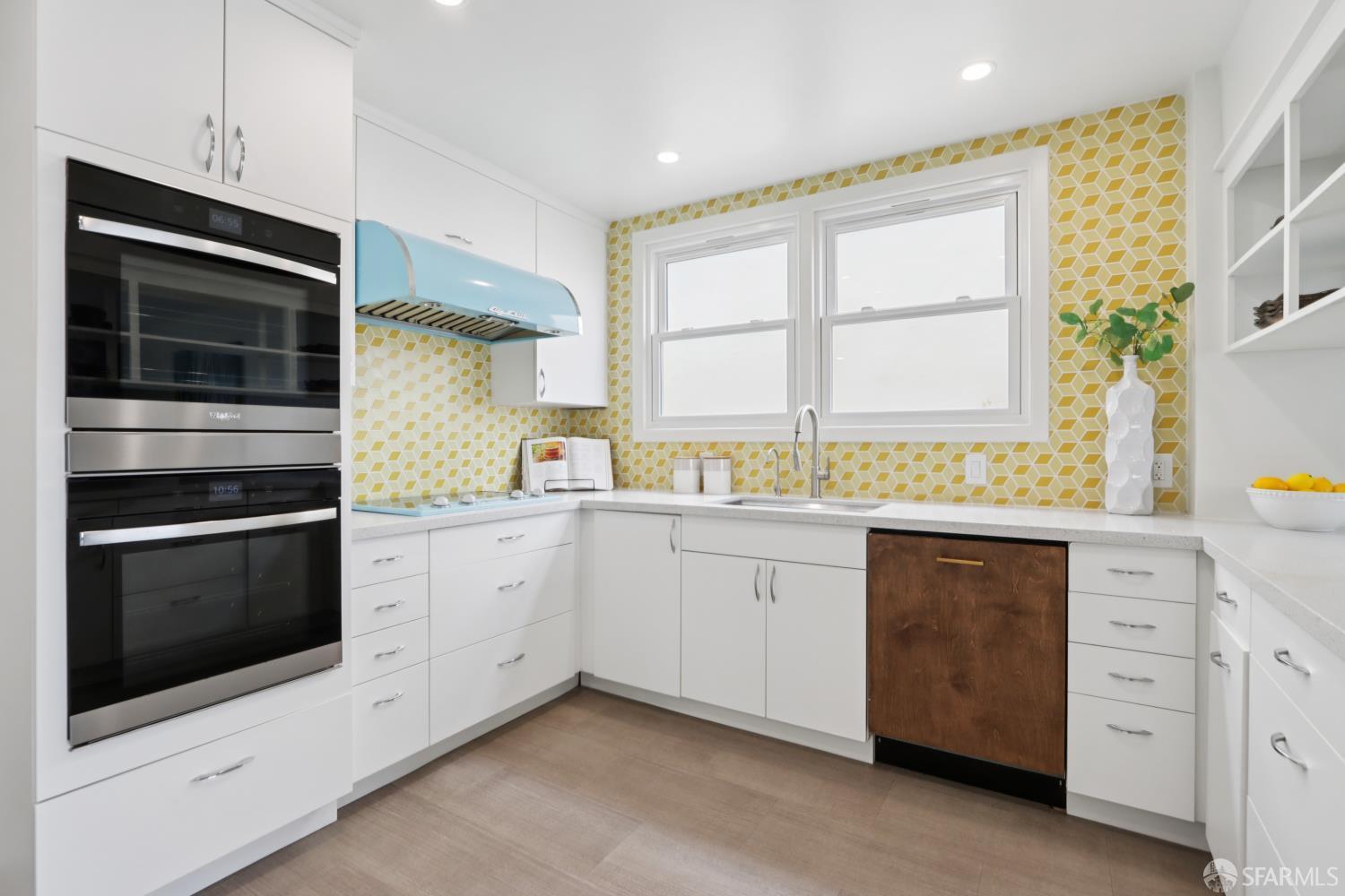 Detail Gallery Image 9 of 34 For 41 Lakewood Dr, Daly City,  CA 94015 - 4 Beds | 3 Baths