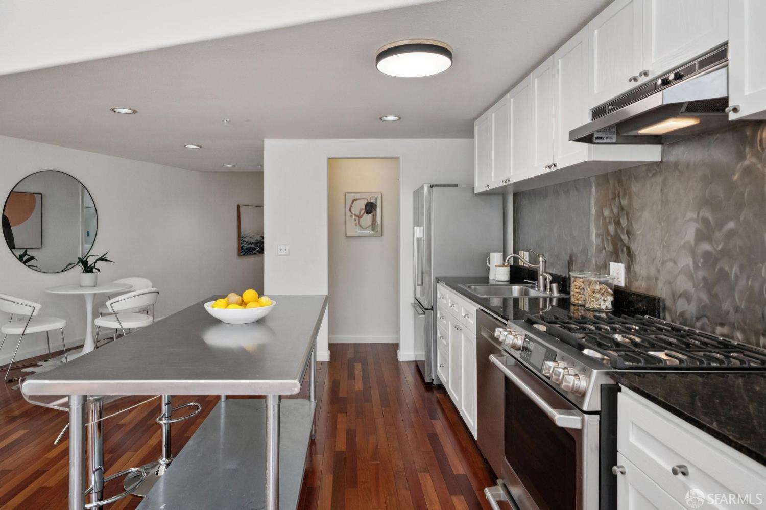 Photo #11: 425073287 Listing: Photo #11