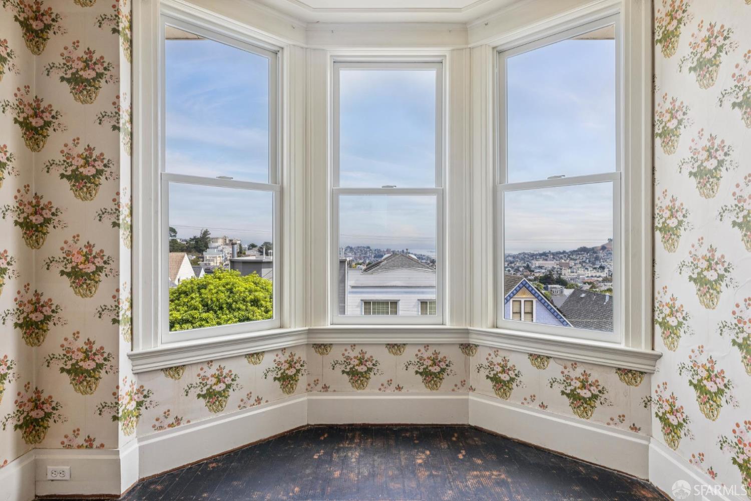 Detail Gallery Image 27 of 40 For 212 Hoffman Ave, San Francisco,  CA 94114 - 5 Beds | 2 Baths