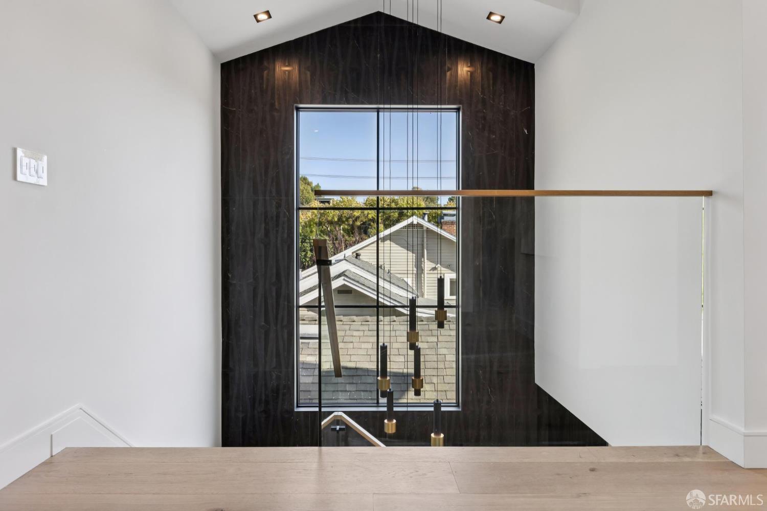 Detail Gallery Image 8 of 43 For 14 Channing Rd, Burlingame,  CA 94010 - 4 Beds | 4/1 Baths