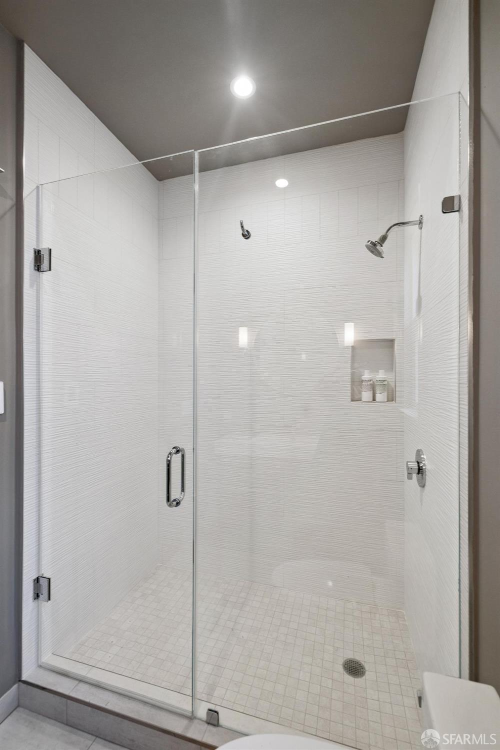 Detail Gallery Image 10 of 15 For 2137 Grove St, San Francisco,  CA 94117 - 4 Beds | 2 Baths