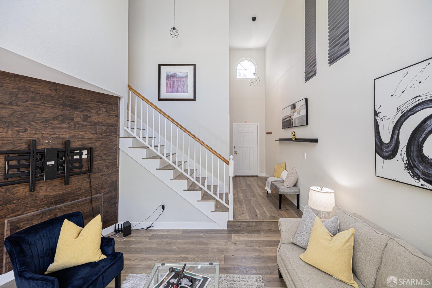 Detail Gallery Image 6 of 27 For 187 Waterford Meadow Ct, Milpitas,  CA 95035 - 3 Beds | 2/1 Baths