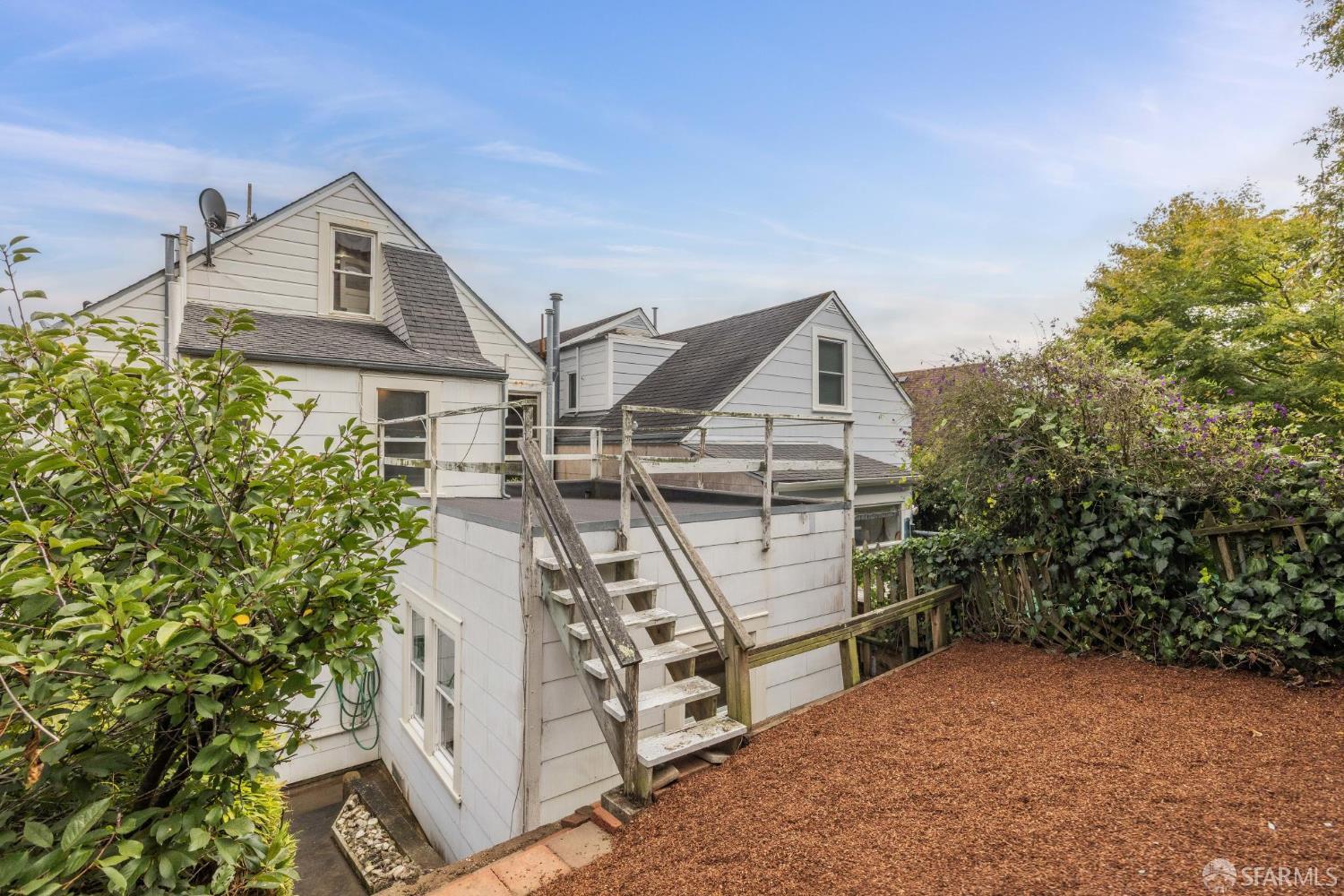 Detail Gallery Image 21 of 40 For 212 Hoffman Ave, San Francisco,  CA 94114 - 5 Beds | 2 Baths