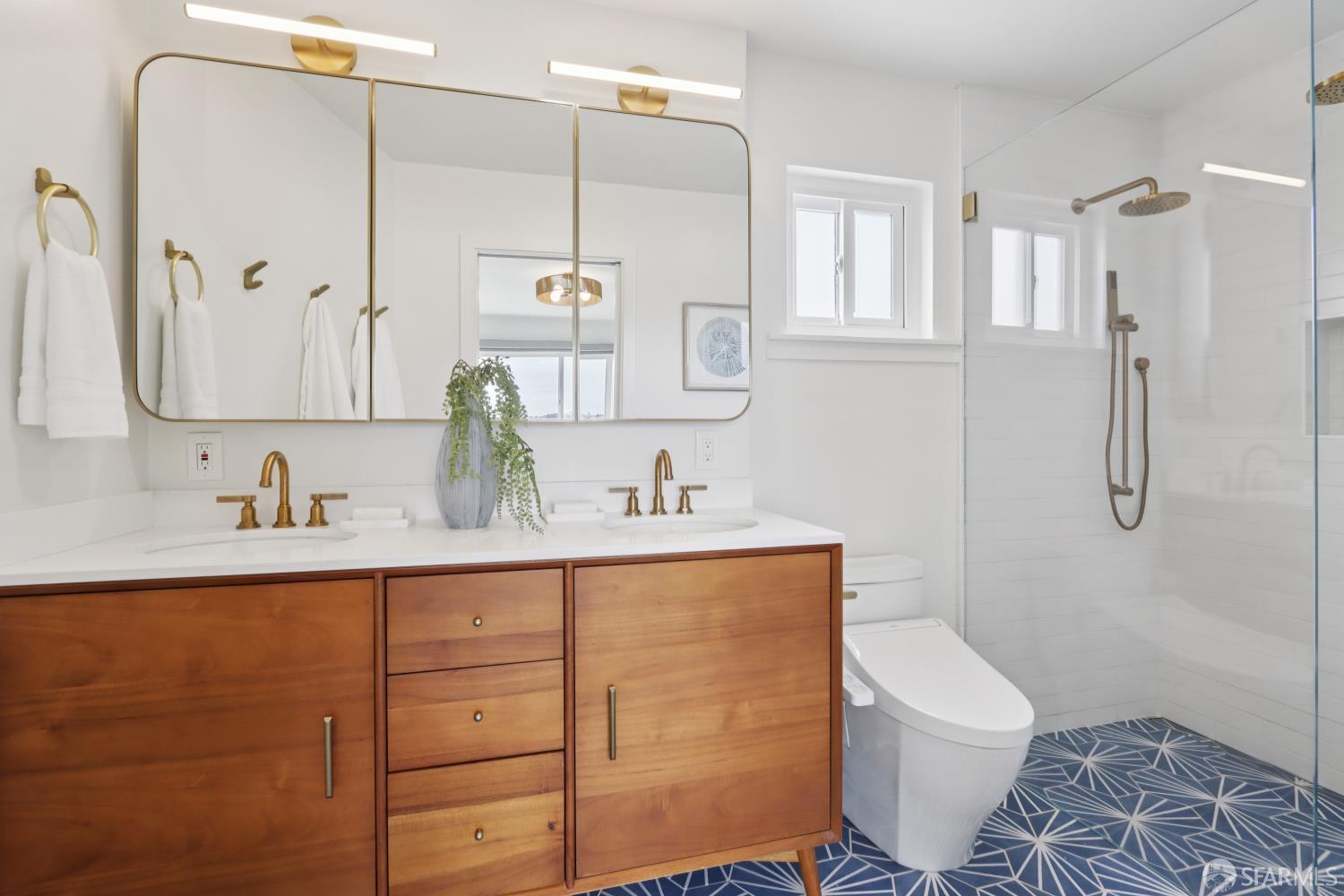 Detail Gallery Image 23 of 34 For 41 Lakewood Dr, Daly City,  CA 94015 - 4 Beds | 3 Baths