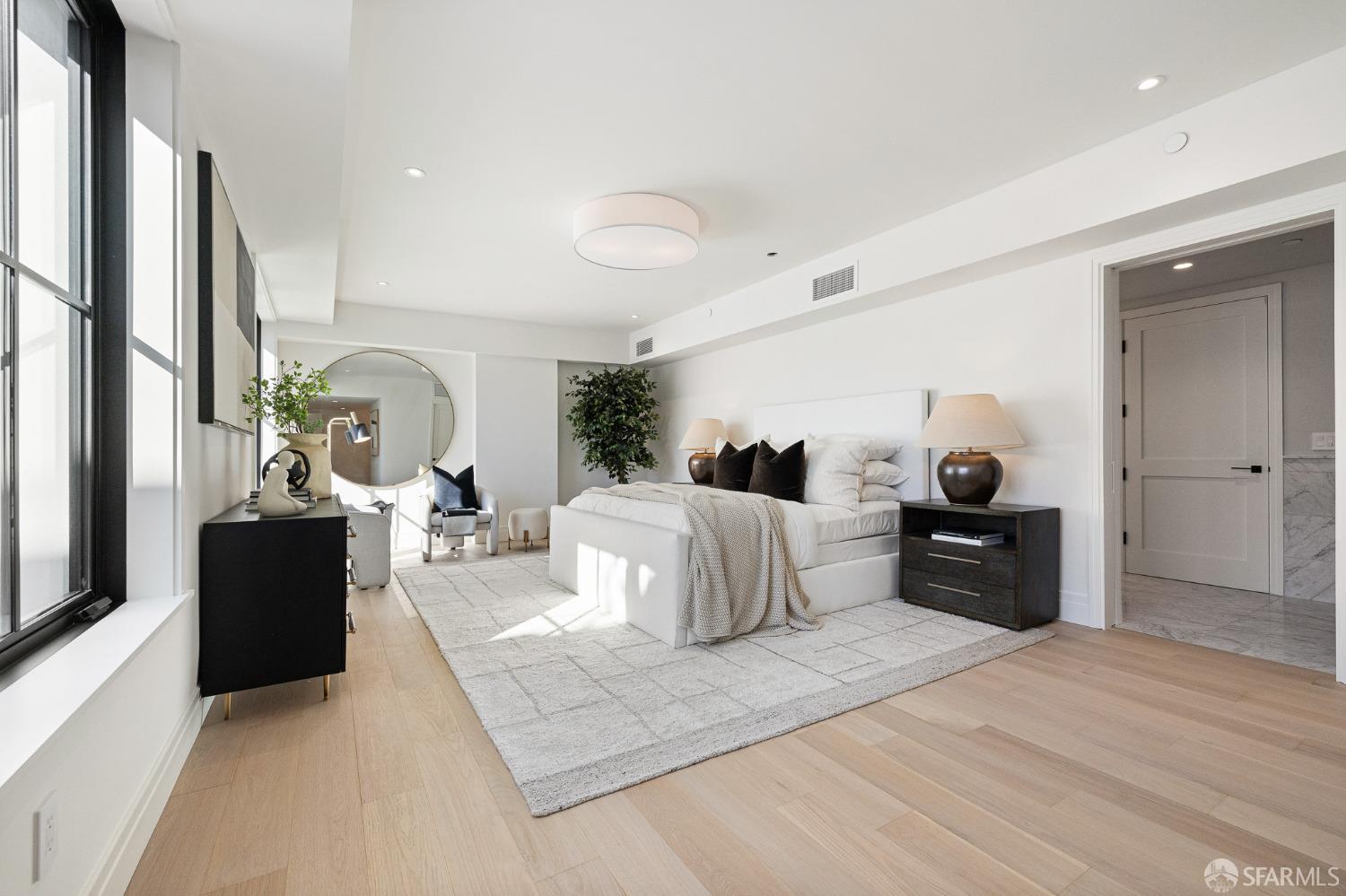 Detail Gallery Image 21 of 39 For 1776 Green St #201,  San Francisco,  CA 94123 - 3 Beds | 3/1 Baths