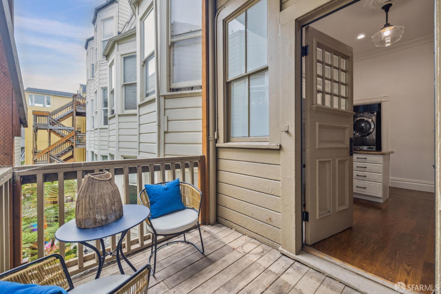 Detail Gallery Image 24 of 28 For 153 Noe St, San Francisco,  CA 94114 - 4 Beds | 2 Baths