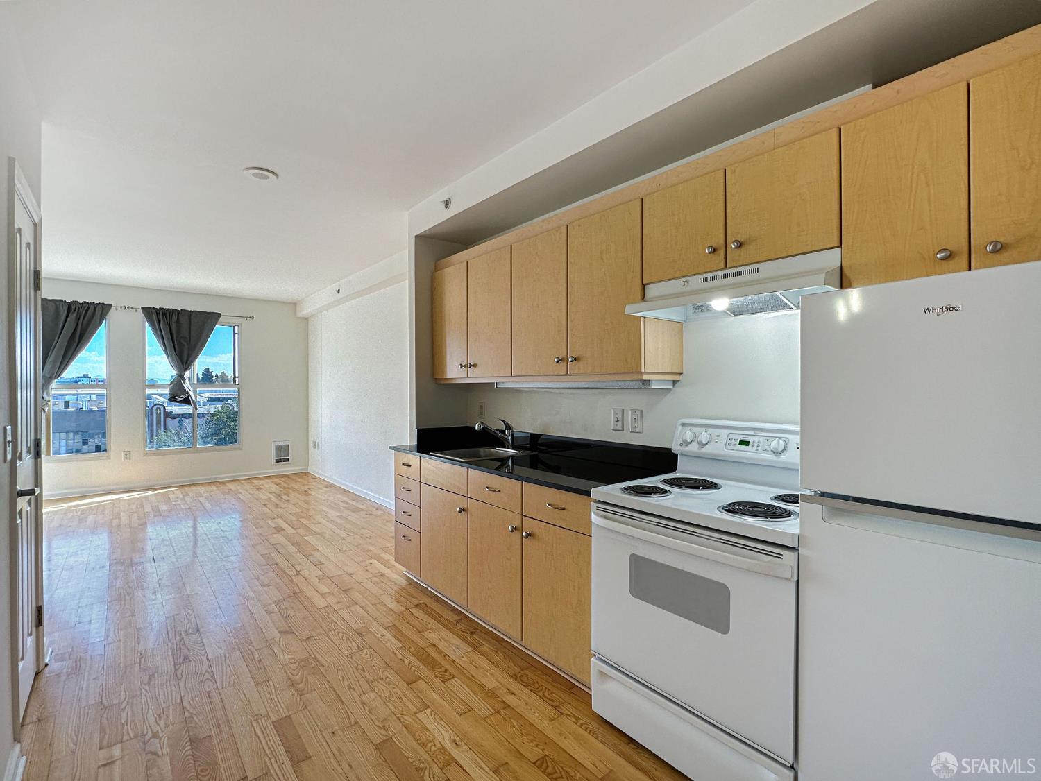 Detail Gallery Image 5 of 21 For 140 S Van Ness Ave #415,  San Francisco,  CA 94103 - 1 Beds | 1/1 Baths
