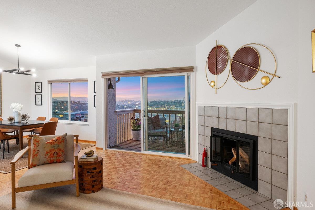 Detail Gallery Image 3 of 50 For 200 Bayview Cir, San Francisco,  CA 94124 - 3 Beds | 2/1 Baths