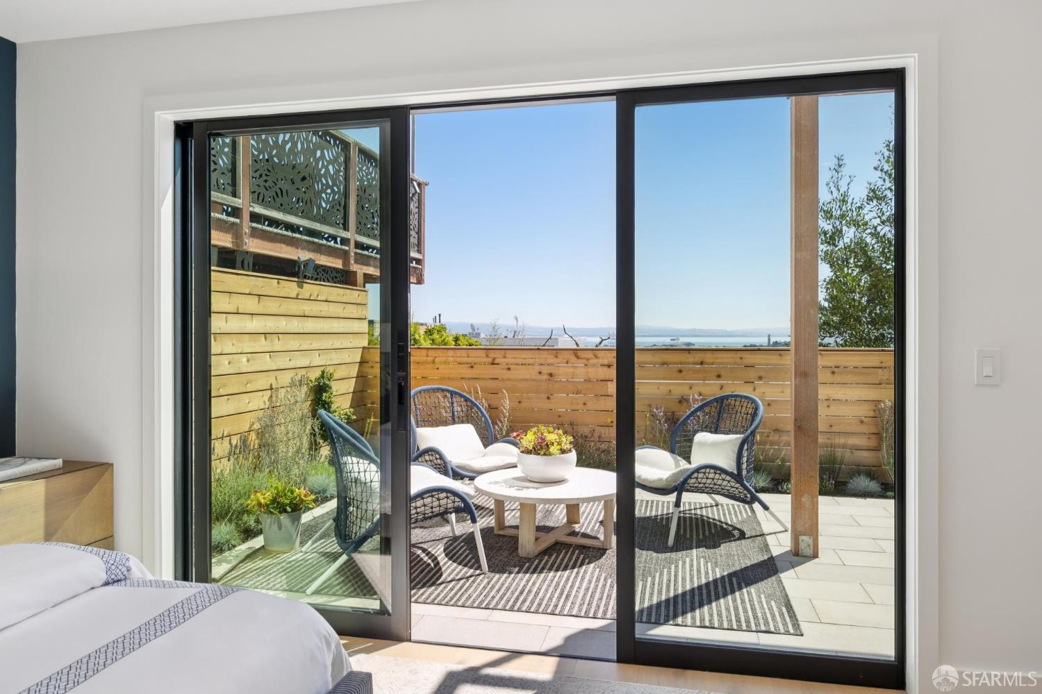 Detail Gallery Image 18 of 25 For 71 Bradford St, San Francisco,  CA 94110 - 4 Beds | 3 Baths