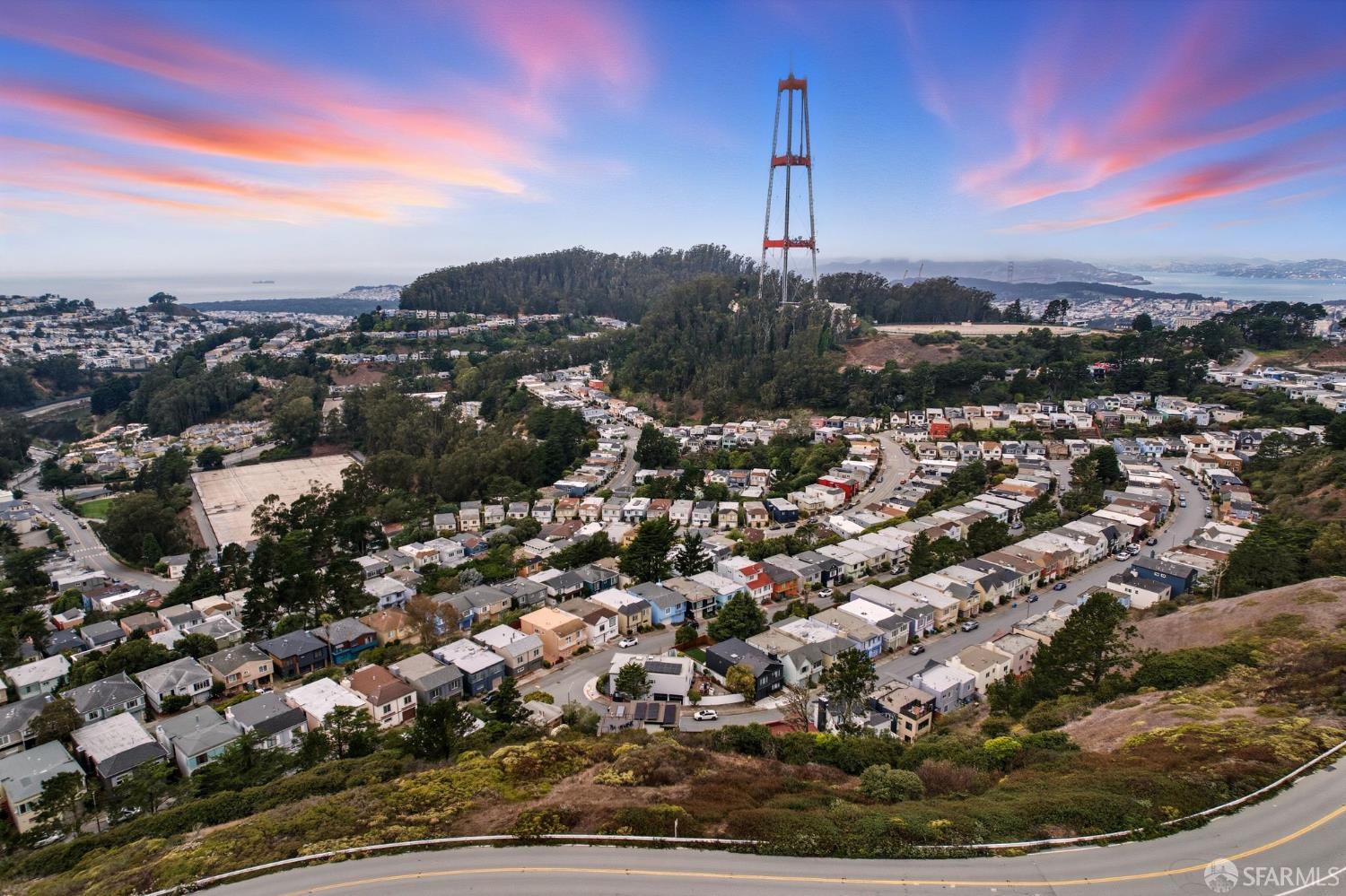 Detail Gallery Image 4 of 78 For 81 Skyview Way, San Francisco,  CA 94131 - 4 Beds | 2/1 Baths