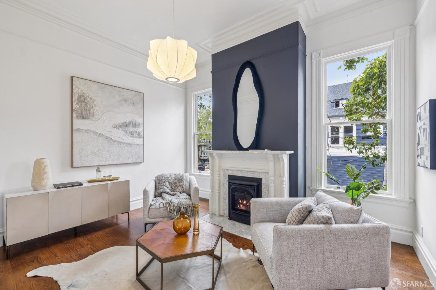 Detail Gallery Image 2 of 28 For 153 Noe St, San Francisco,  CA 94114 - 4 Beds | 2 Baths