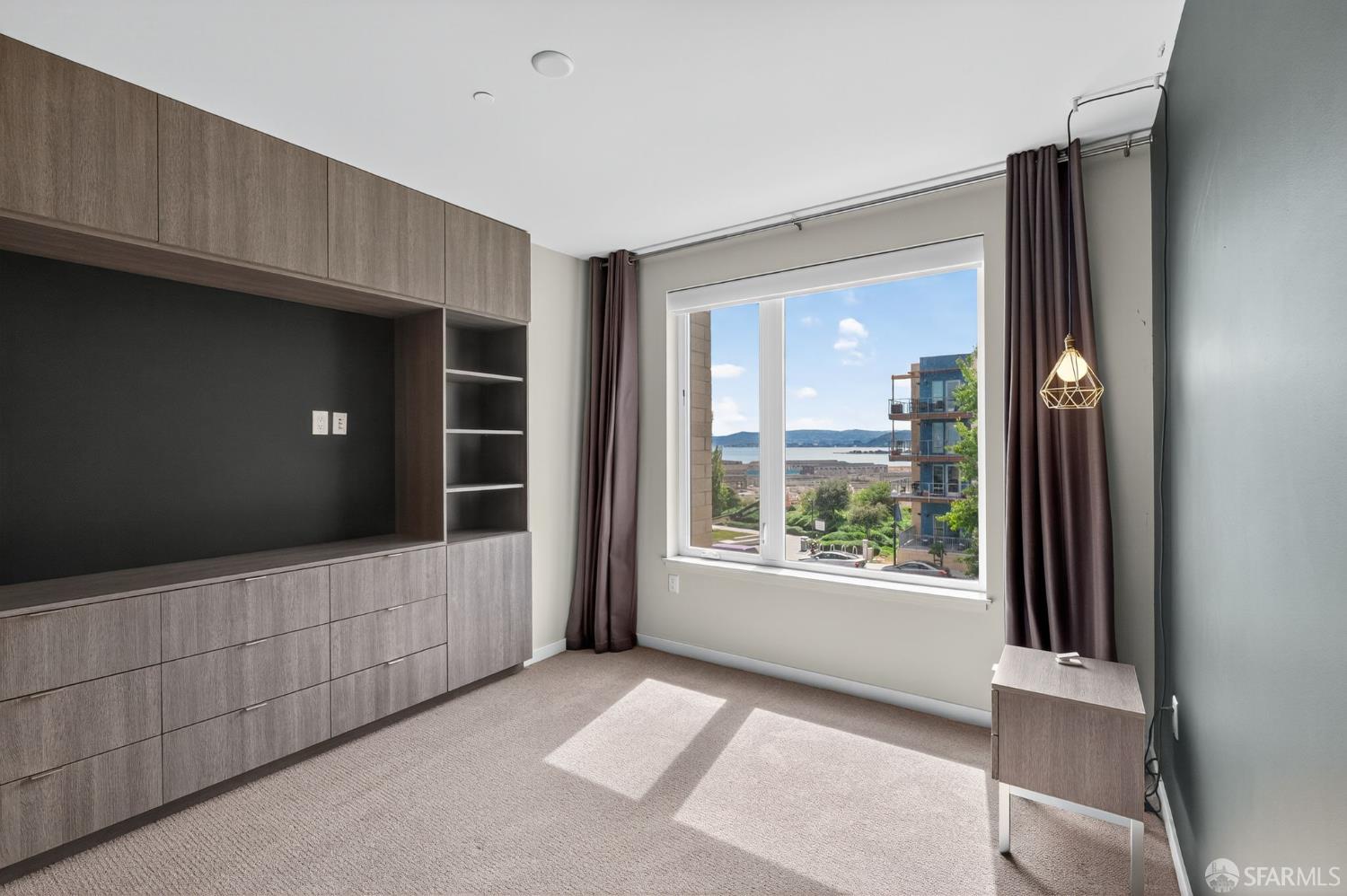 Detail Gallery Image 11 of 32 For 52 Innes Ct #309,  San Francisco,  CA 94124 - 2 Beds | 2 Baths
