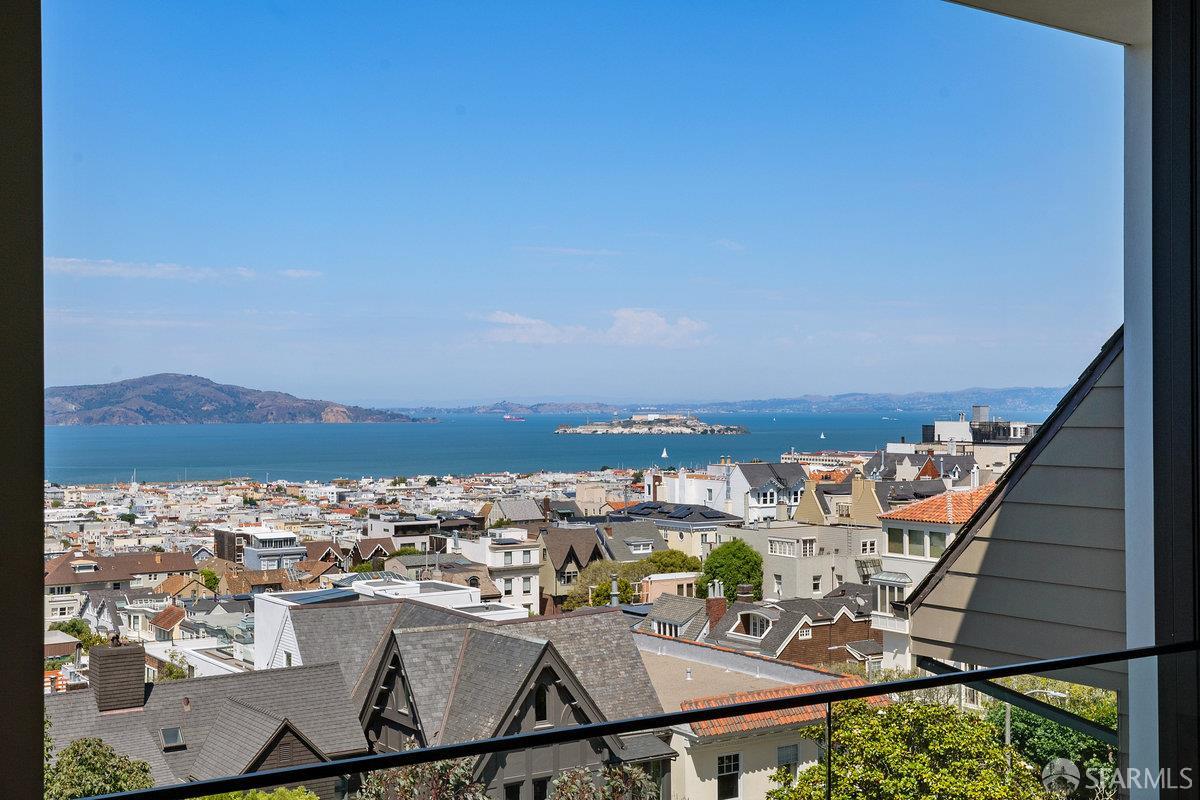 Detail Gallery Image 8 of 61 For 2833 Vallejo St, San Francisco,  CA 94123 - 5 Beds | 6/1 Baths