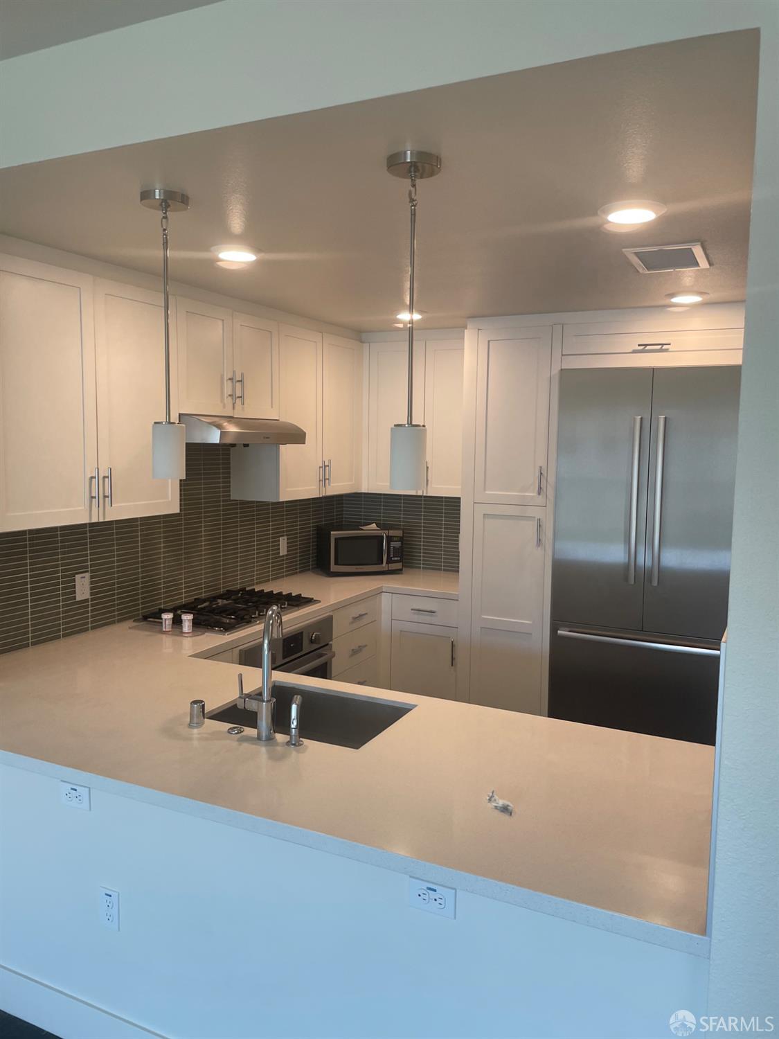 Detail Gallery Image 10 of 30 For 657 Walnut Ave #522,  San Carlos,  CA 94070 - 1 Beds | 1 Baths