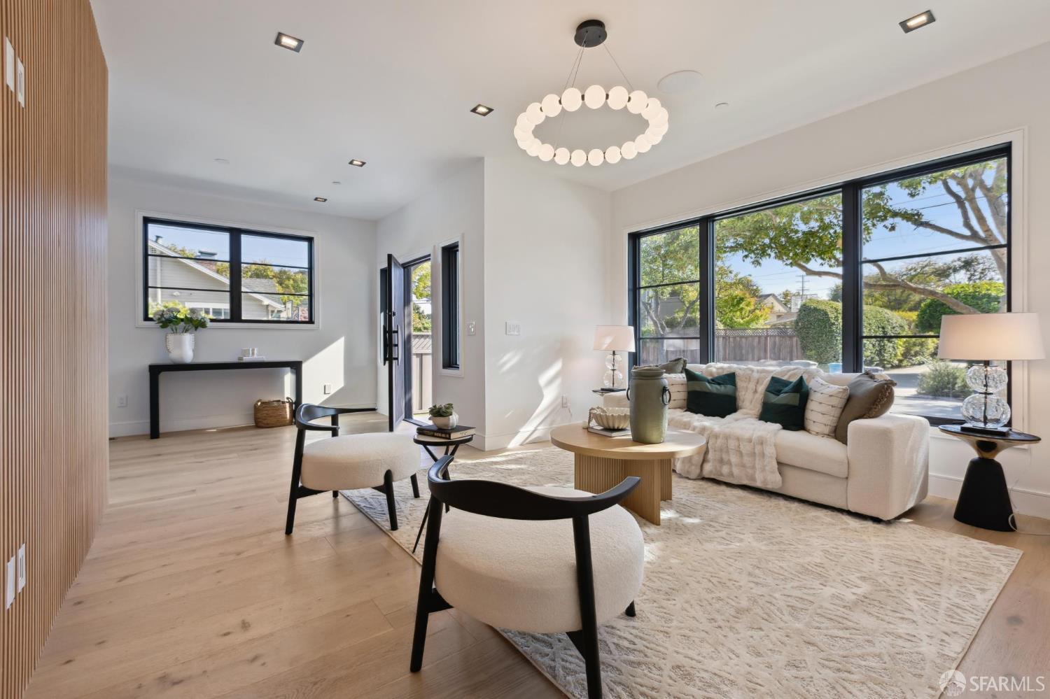 Detail Gallery Image 6 of 43 For 14 Channing Rd, Burlingame,  CA 94010 - 4 Beds | 4/1 Baths