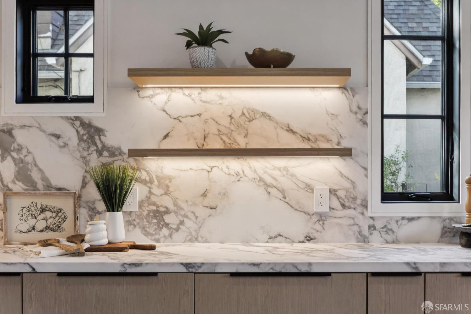 Detail Gallery Image 19 of 43 For 14 Channing Rd, Burlingame,  CA 94010 - 4 Beds | 4/1 Baths