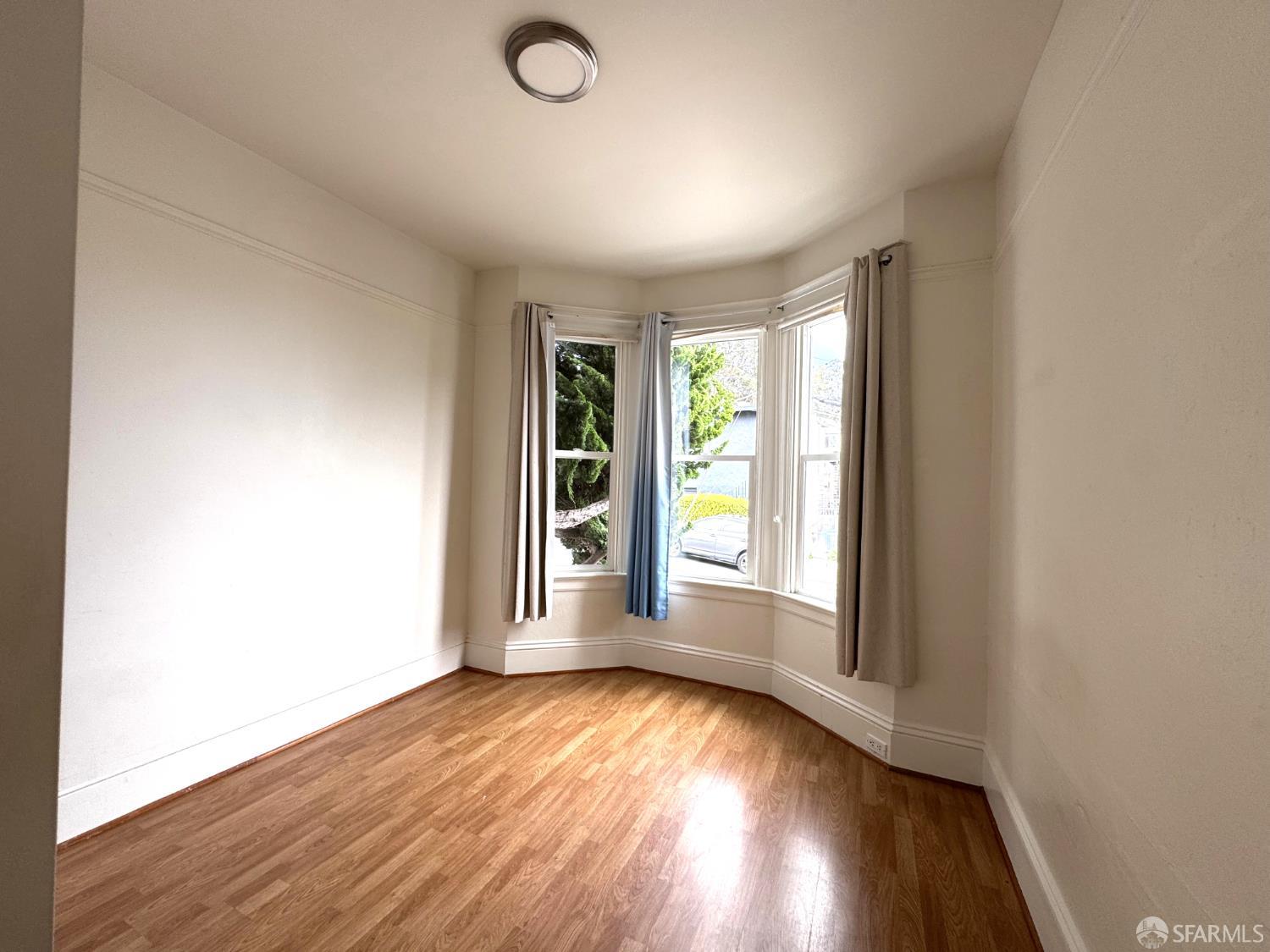 Detail Gallery Image 18 of 37 For 251 Tingley St, San Francisco,  CA 94112 - 3 Beds | 3 Baths