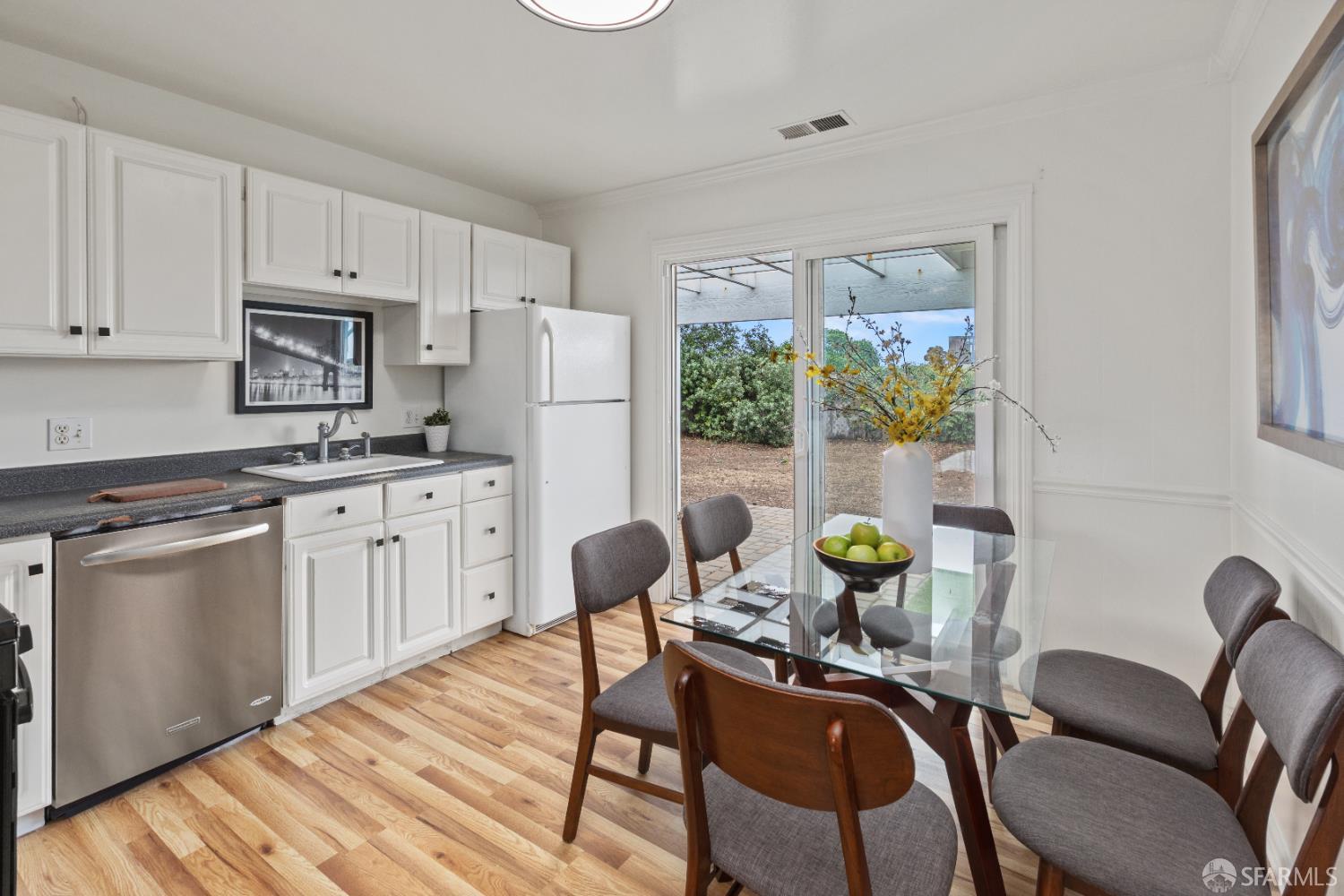 Detail Gallery Image 14 of 22 For 540 Dolphin Dr, Pacifica,  CA 94044 - 3 Beds | 1 Baths