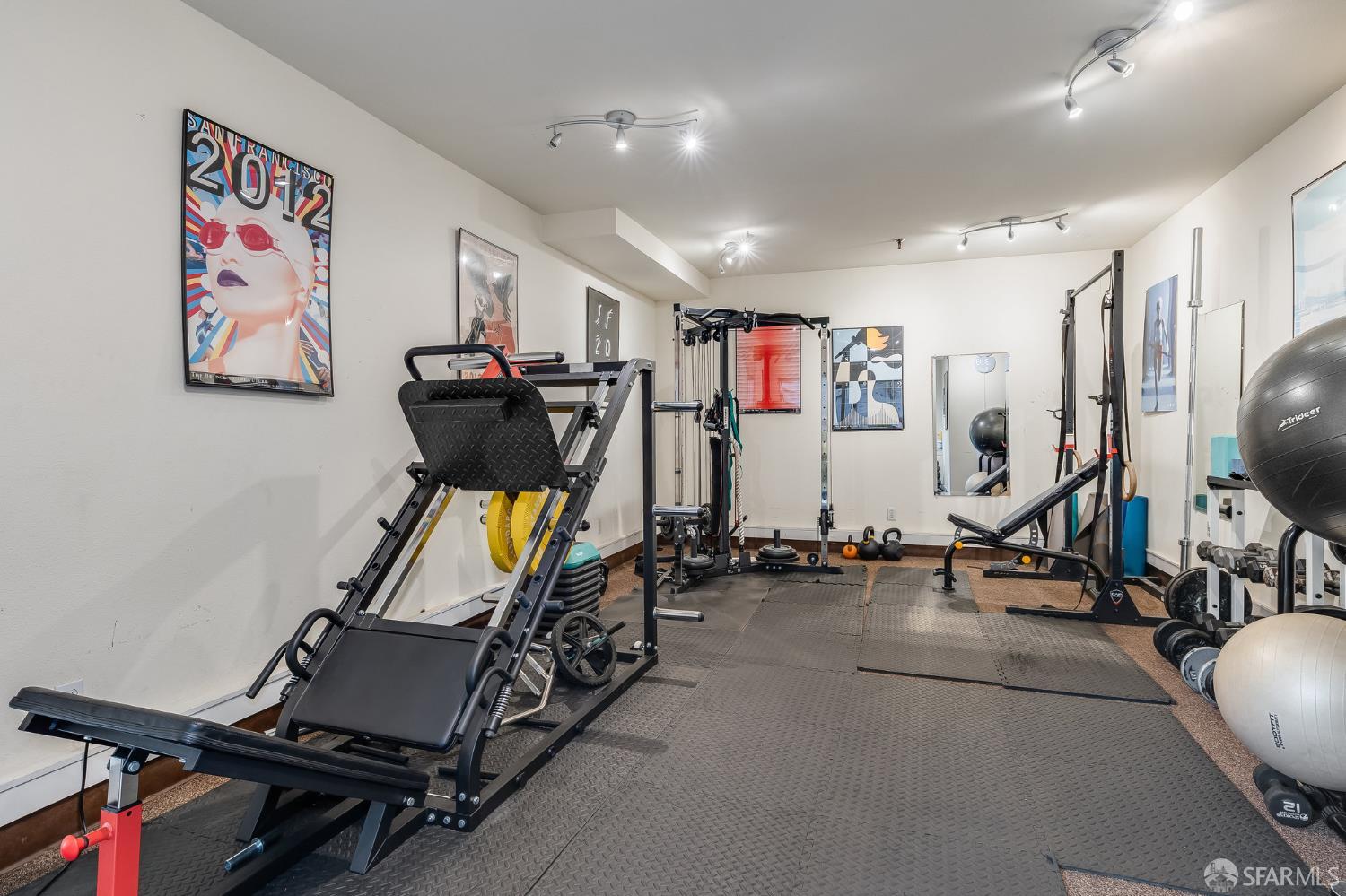 Detail Gallery Image 56 of 66 For 370 Church St #G,  San Francisco,  CA 94114 - 2 Beds | 2 Baths