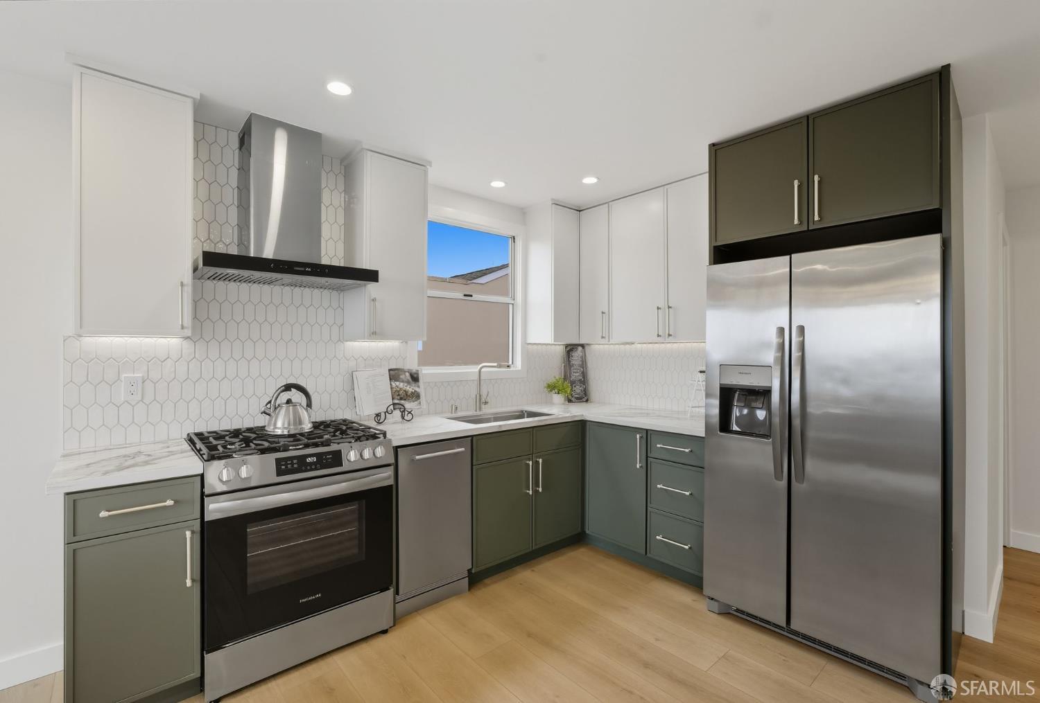 Detail Gallery Image 14 of 78 For 81 Skyview Way, San Francisco,  CA 94131 - 4 Beds | 2/1 Baths