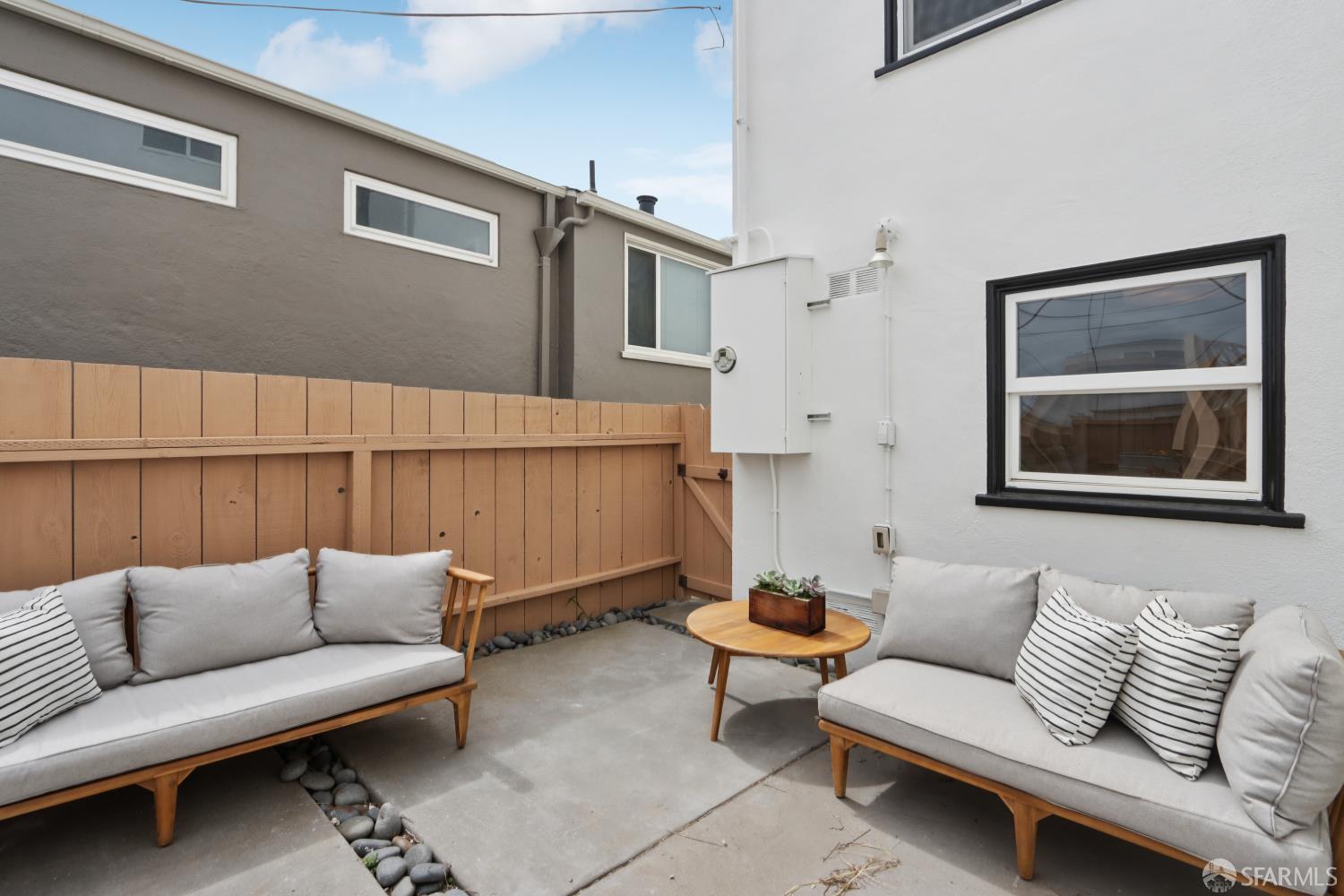 Detail Gallery Image 27 of 34 For 41 Lakewood Dr, Daly City,  CA 94015 - 4 Beds | 3 Baths
