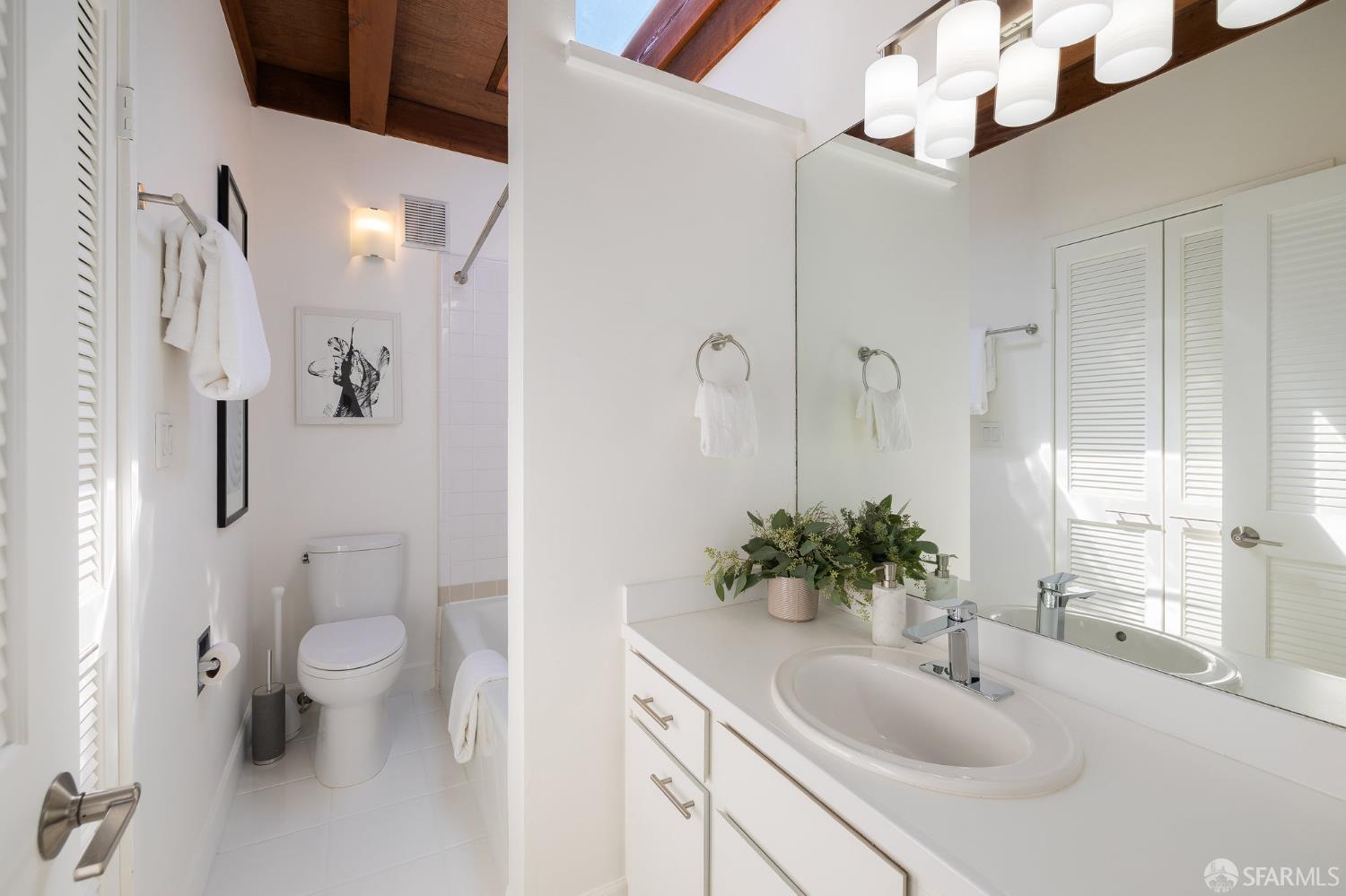 Detail Gallery Image 42 of 66 For 370 Church St #G,  San Francisco,  CA 94114 - 2 Beds | 2 Baths
