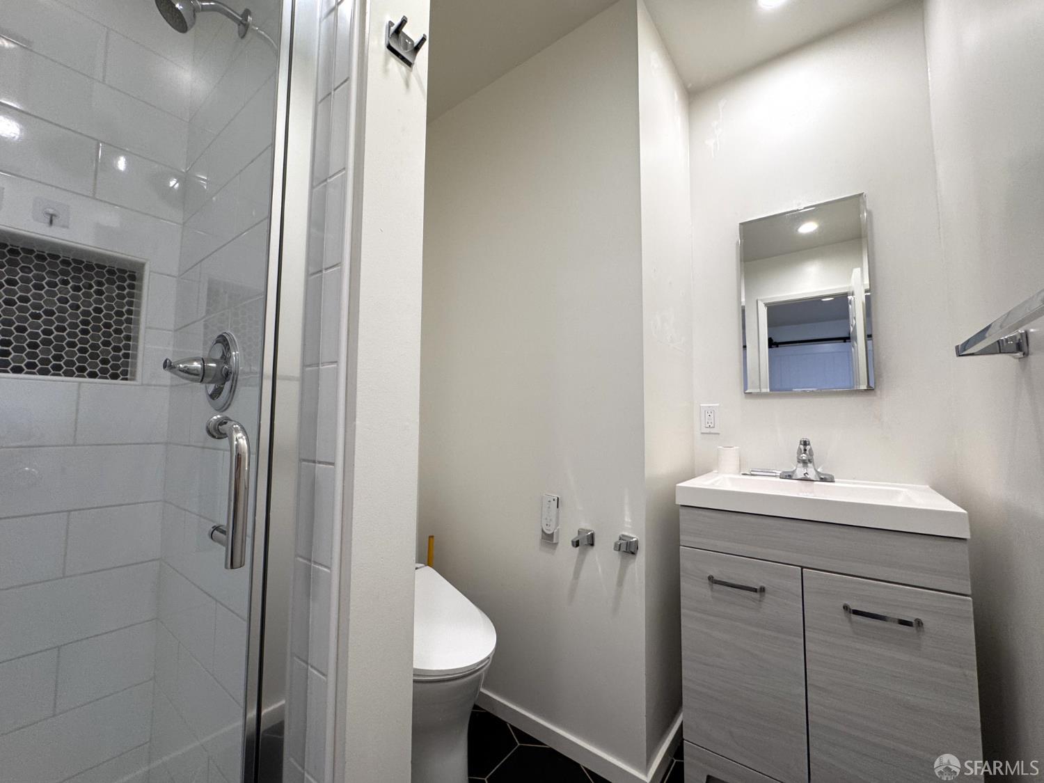 Detail Gallery Image 23 of 37 For 251 Tingley St, San Francisco,  CA 94112 - 3 Beds | 3 Baths