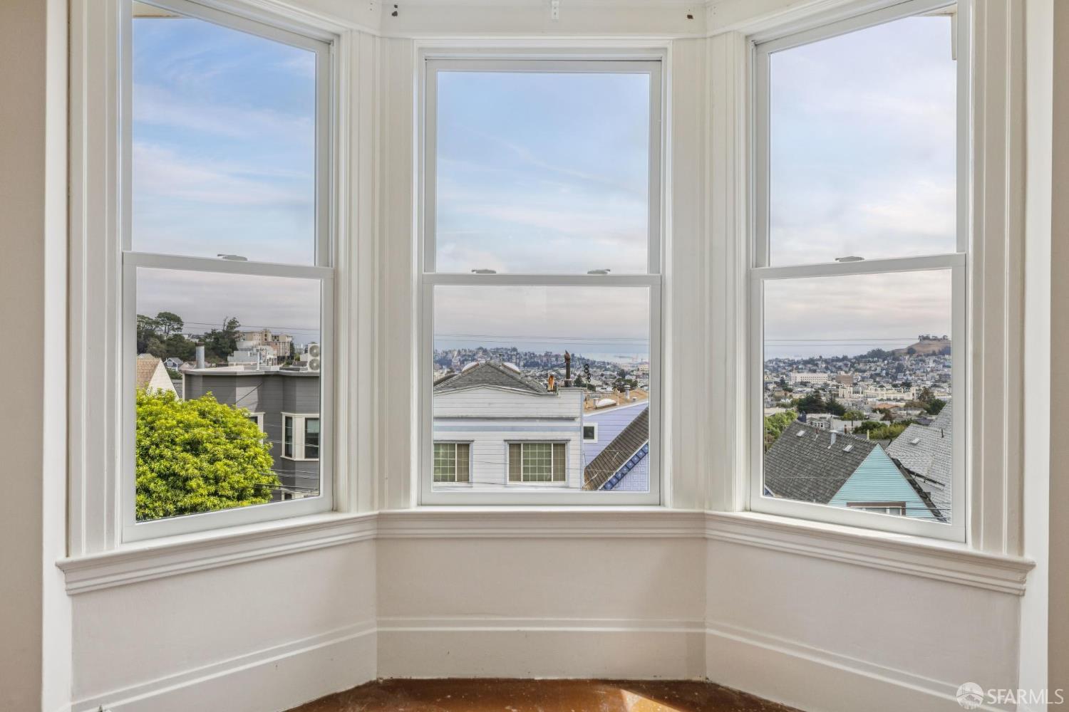 Detail Gallery Image 24 of 40 For 212 Hoffman Ave, San Francisco,  CA 94114 - 5 Beds | 2 Baths