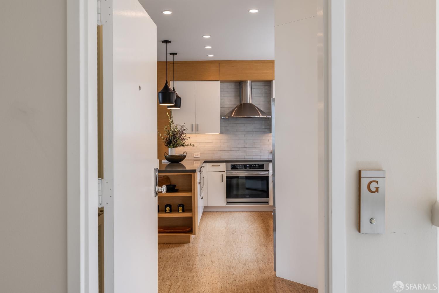 Detail Gallery Image 2 of 66 For 370 Church St #G,  San Francisco,  CA 94114 - 2 Beds | 2 Baths