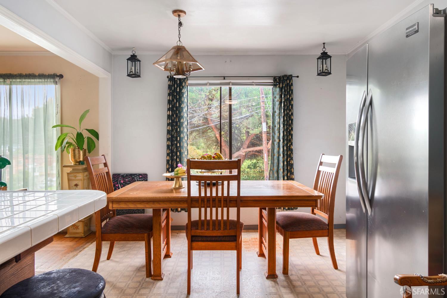Detail Gallery Image 9 of 29 For 1636 Bacon St, San Francisco,  CA 94134 - 2 Beds | 1 Baths